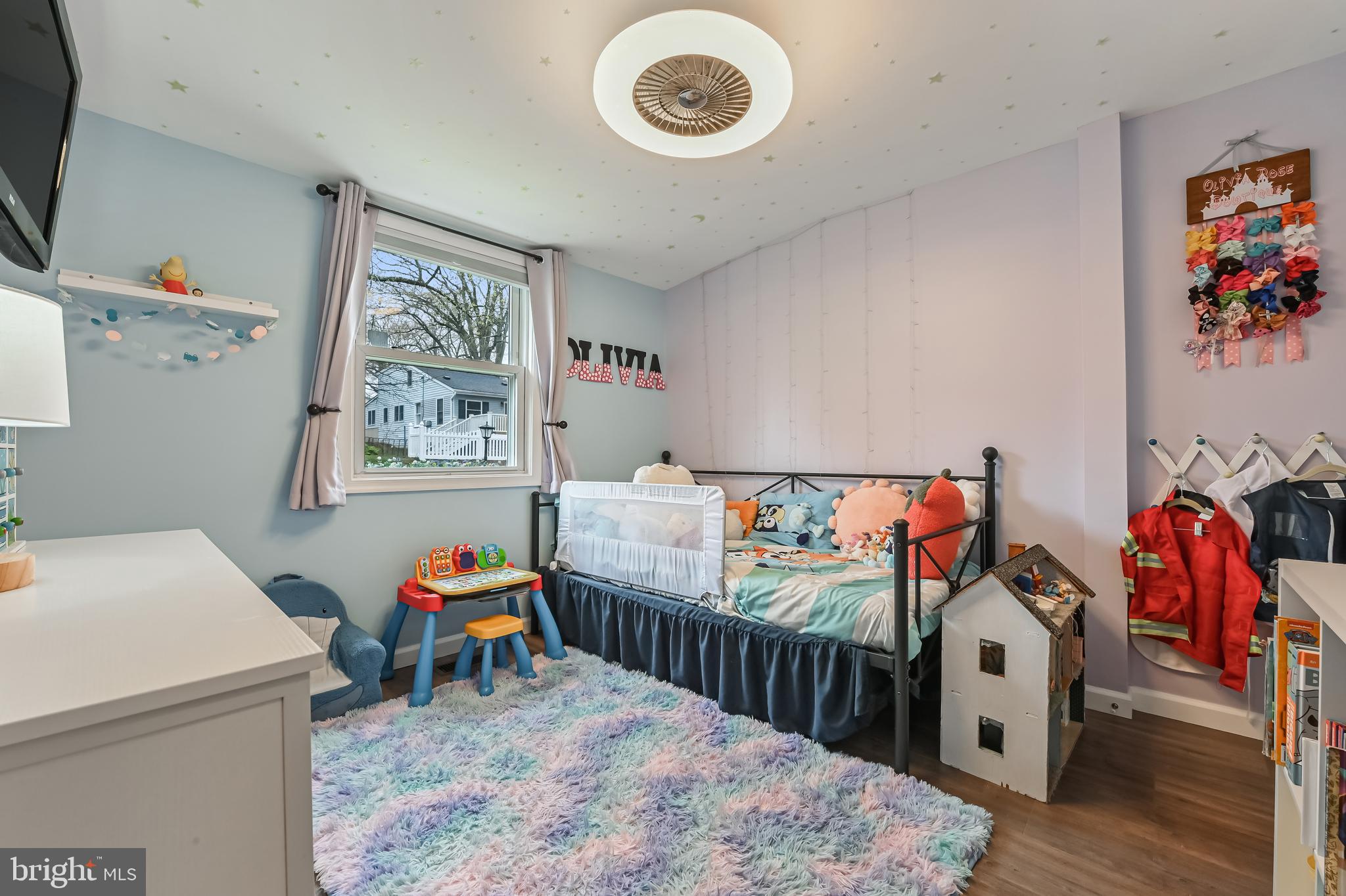 WOODLAND BEACH - Residential