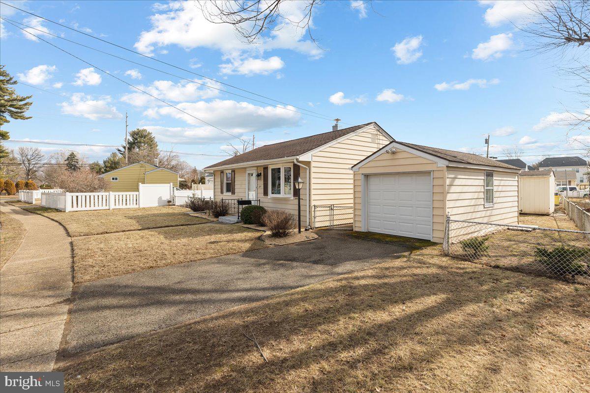 211 ELEANOR AVENUE