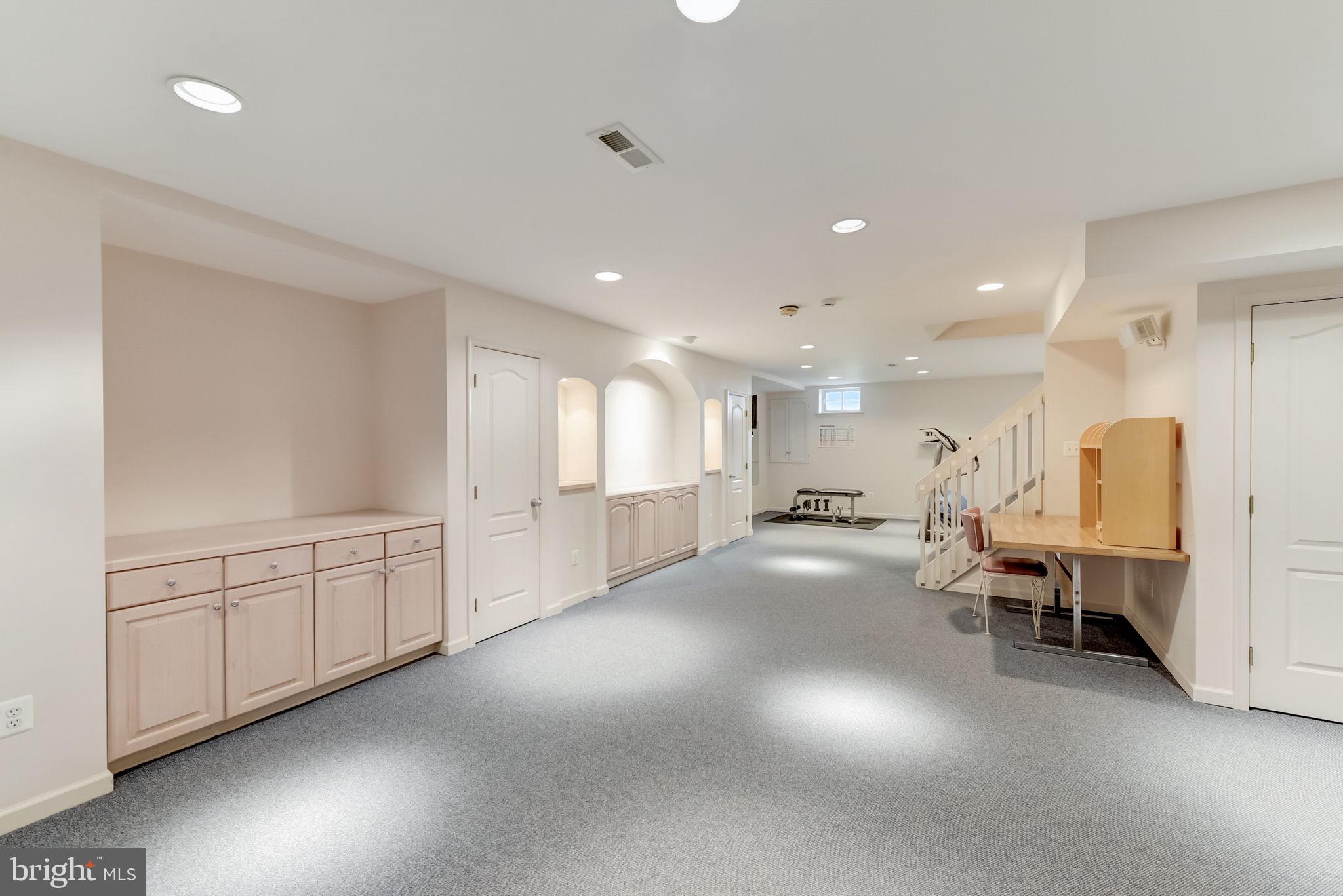 HILLS AT NORTHAMPT - Residential