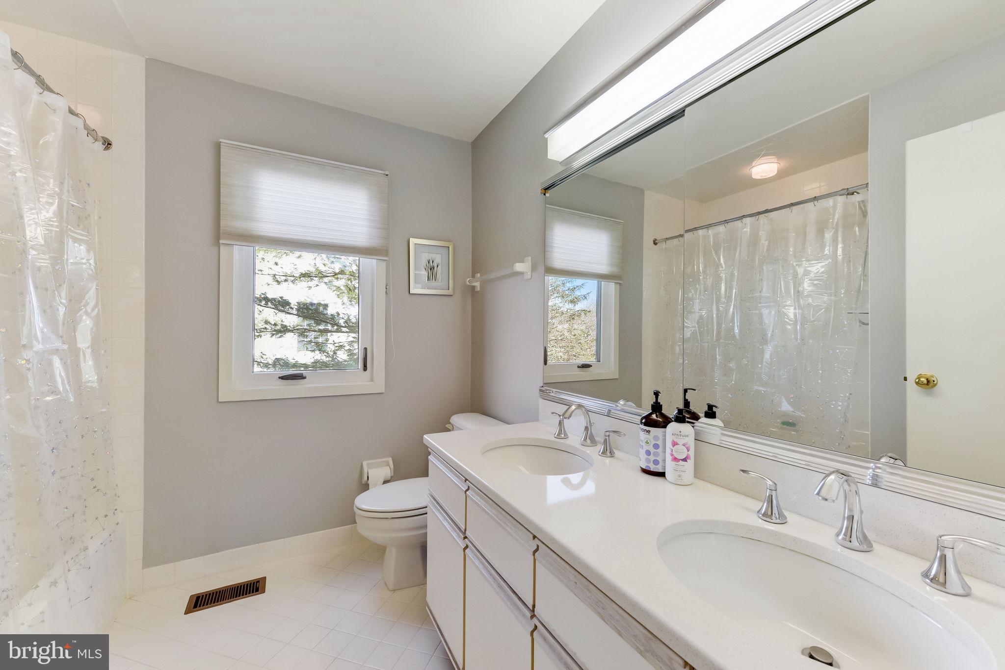 HILLS AT NORTHAMPT - Residential