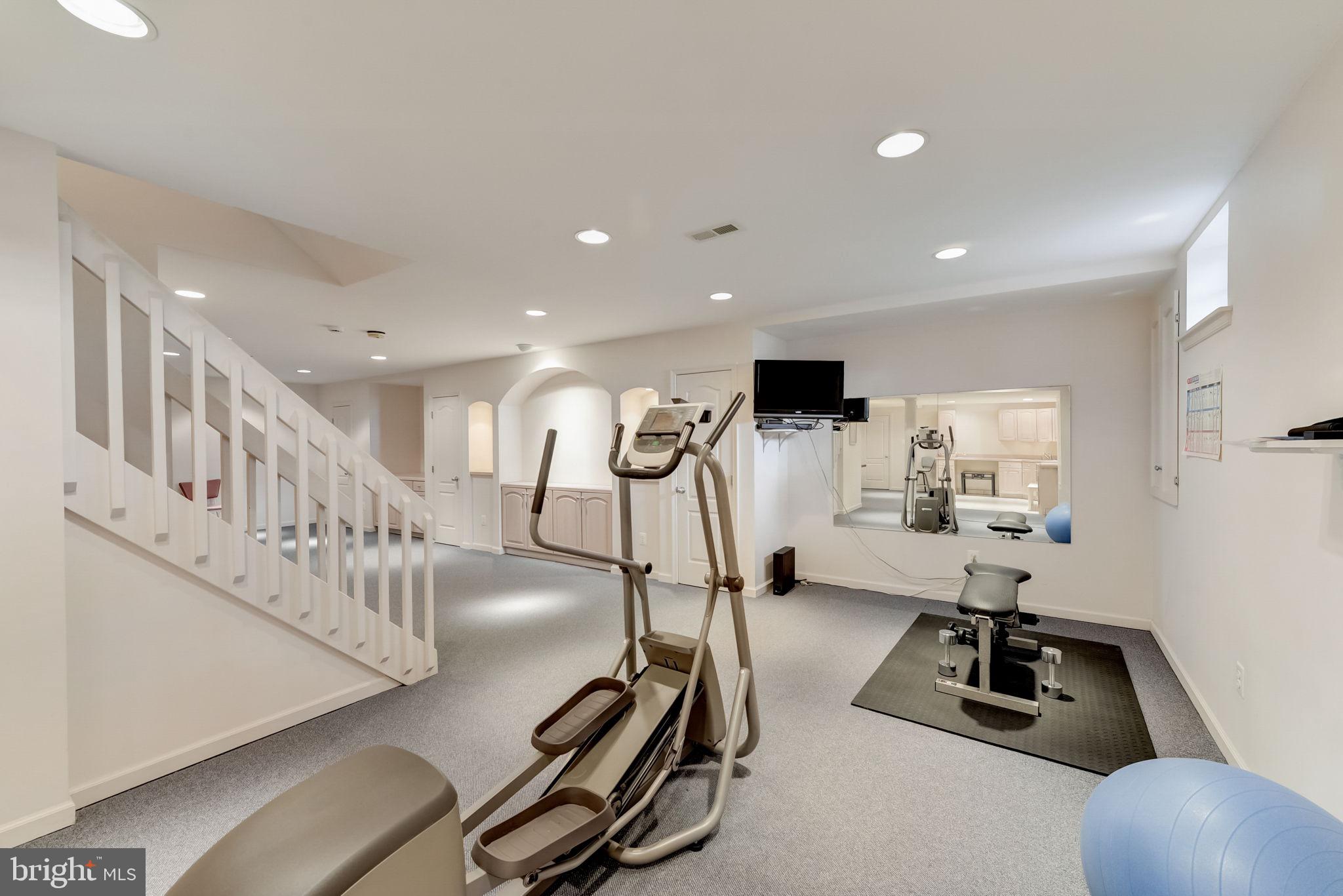 HILLS AT NORTHAMPT - Residential