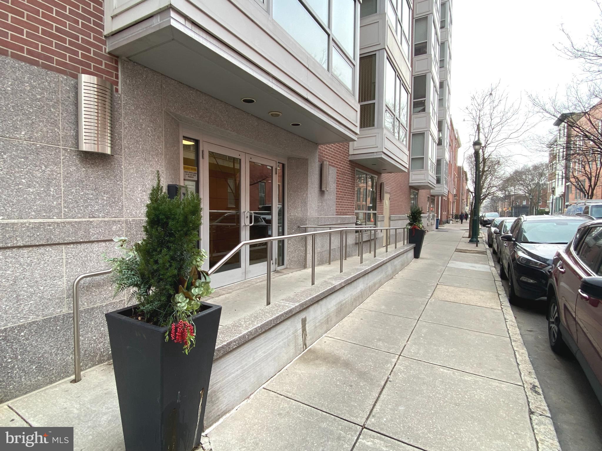 1034 SPRUCE STREET 202
