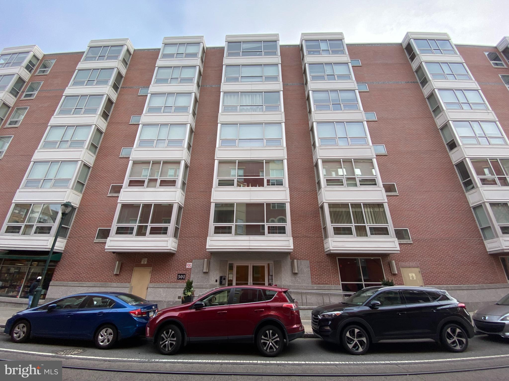 1034 SPRUCE STREET 202