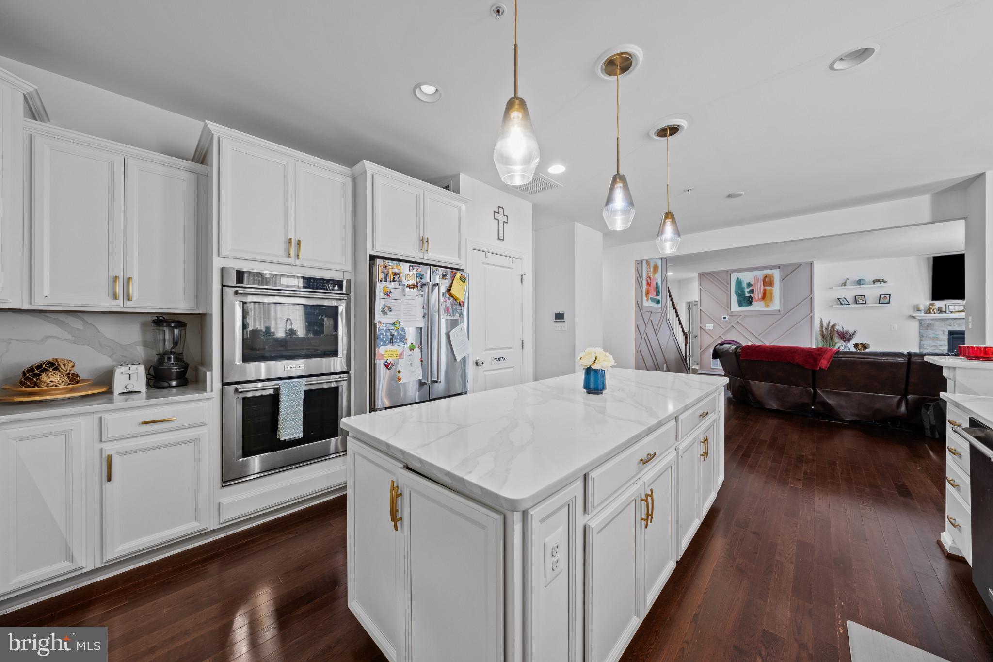 9104 CRYSTAL OAKS LANE