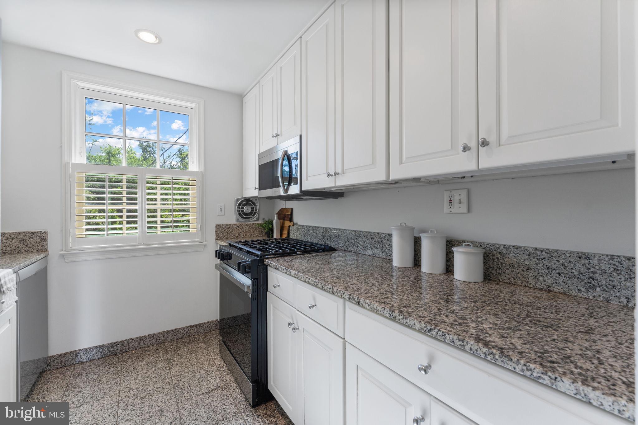 YATES GARDENS - Residential