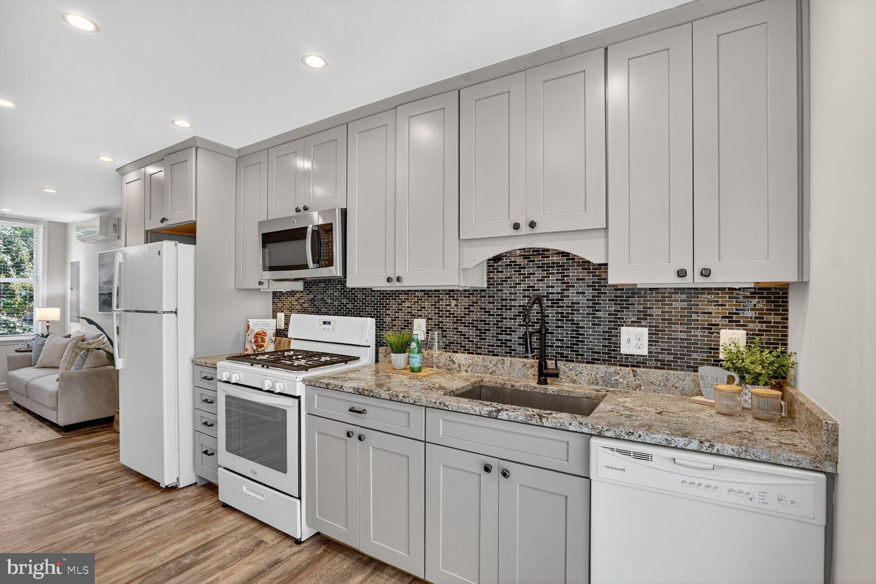 312 N HENRY STREET 1/2