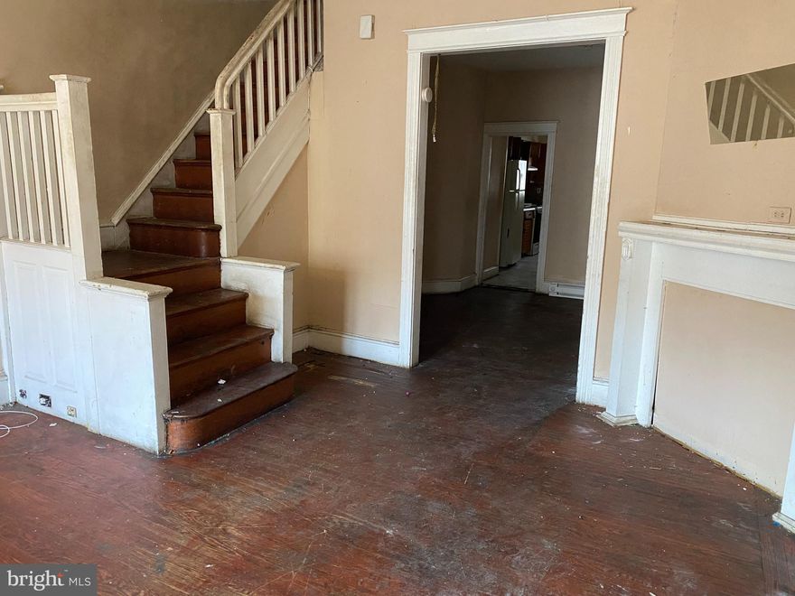 INVESTMENT OPPORTUNITY!!!Spacious three-bedroom, one full bathroom home located in North Philadelphia.
Property is being sold in as-is condition. 
Ideal opportunity for investors or buyers seeking a renovation project. This property is priced to sell. Buyer is responsible for any U&O and City Certificate.
Schedule your showing today!