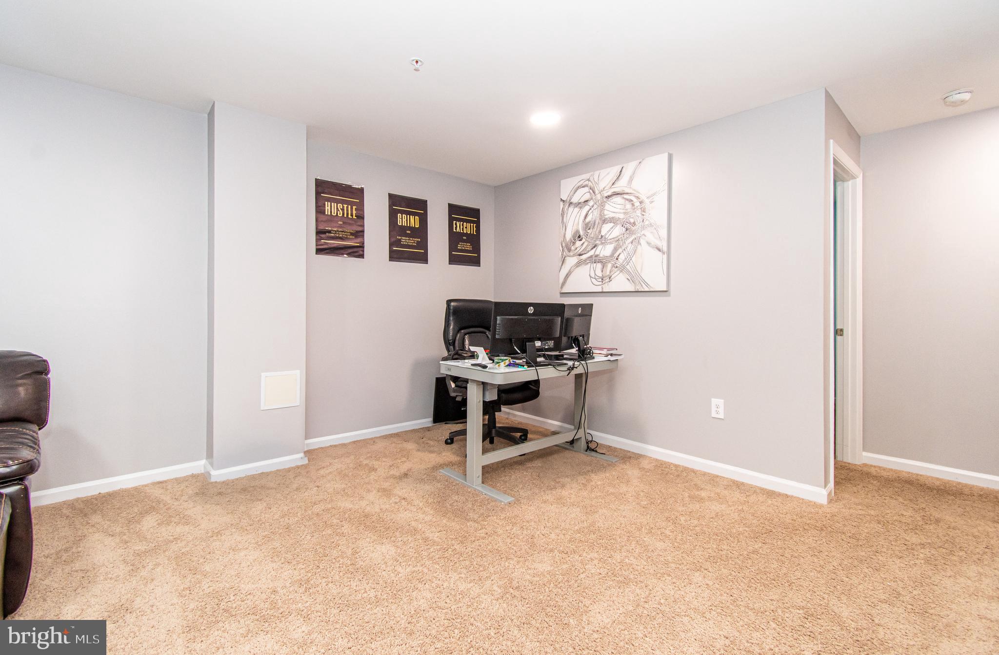 LANDSDALE - Residential Lease