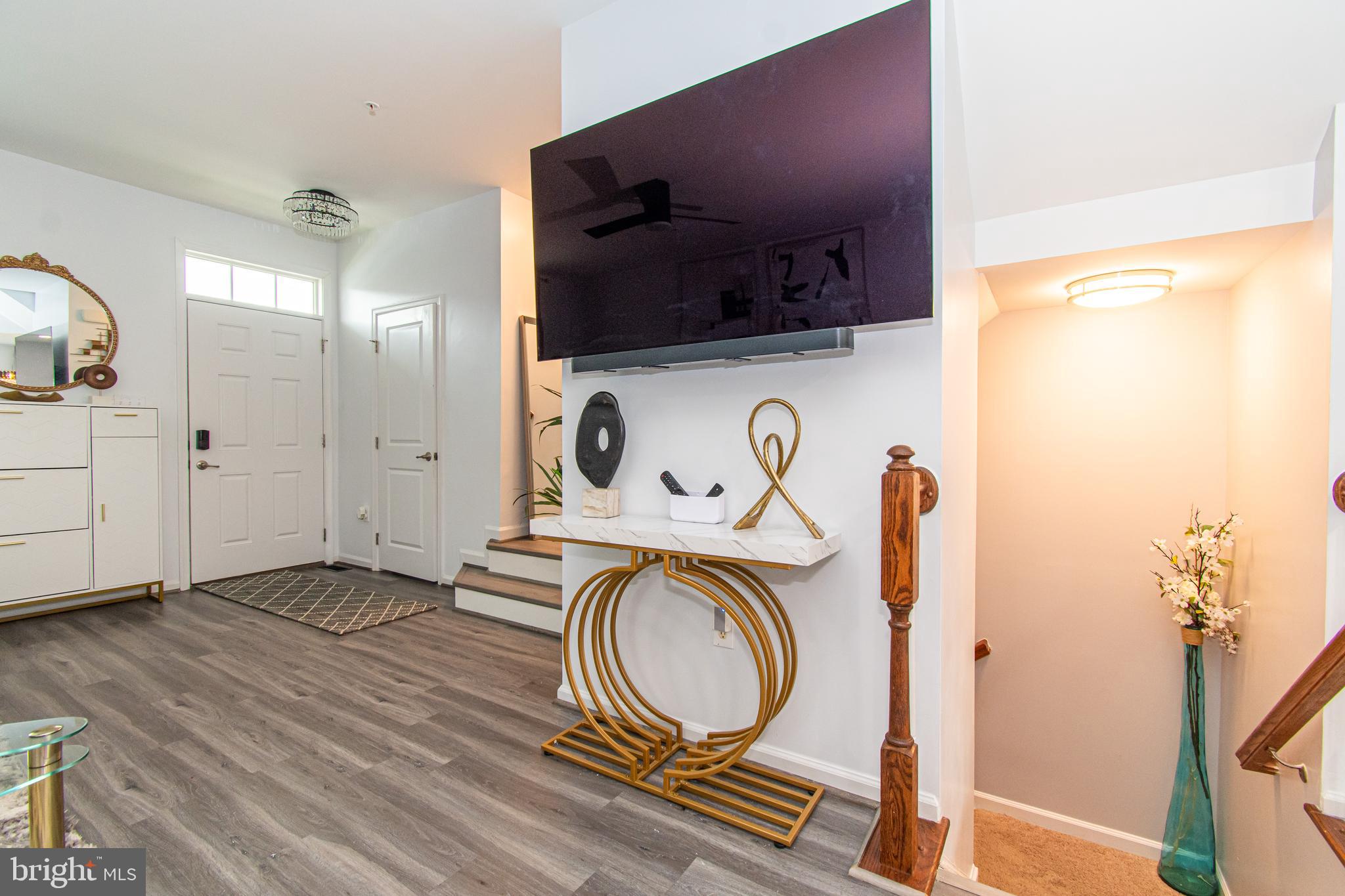 LANDSDALE - Residential Lease