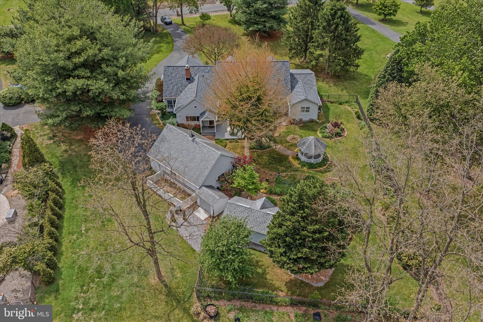 MOUNTAIN BROOK ESTATES - Residential