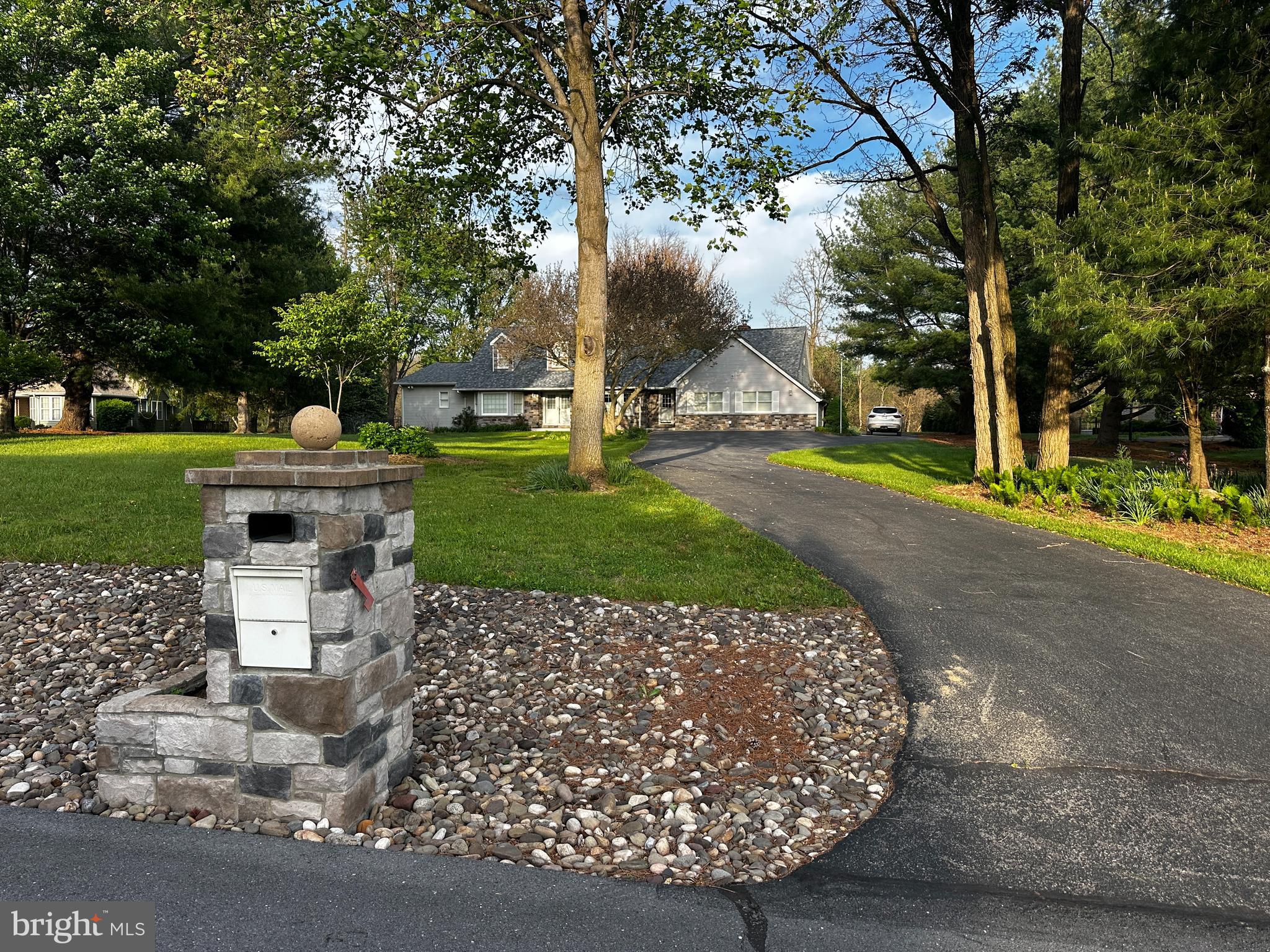 MOUNTAIN BROOK ESTATES - Residential