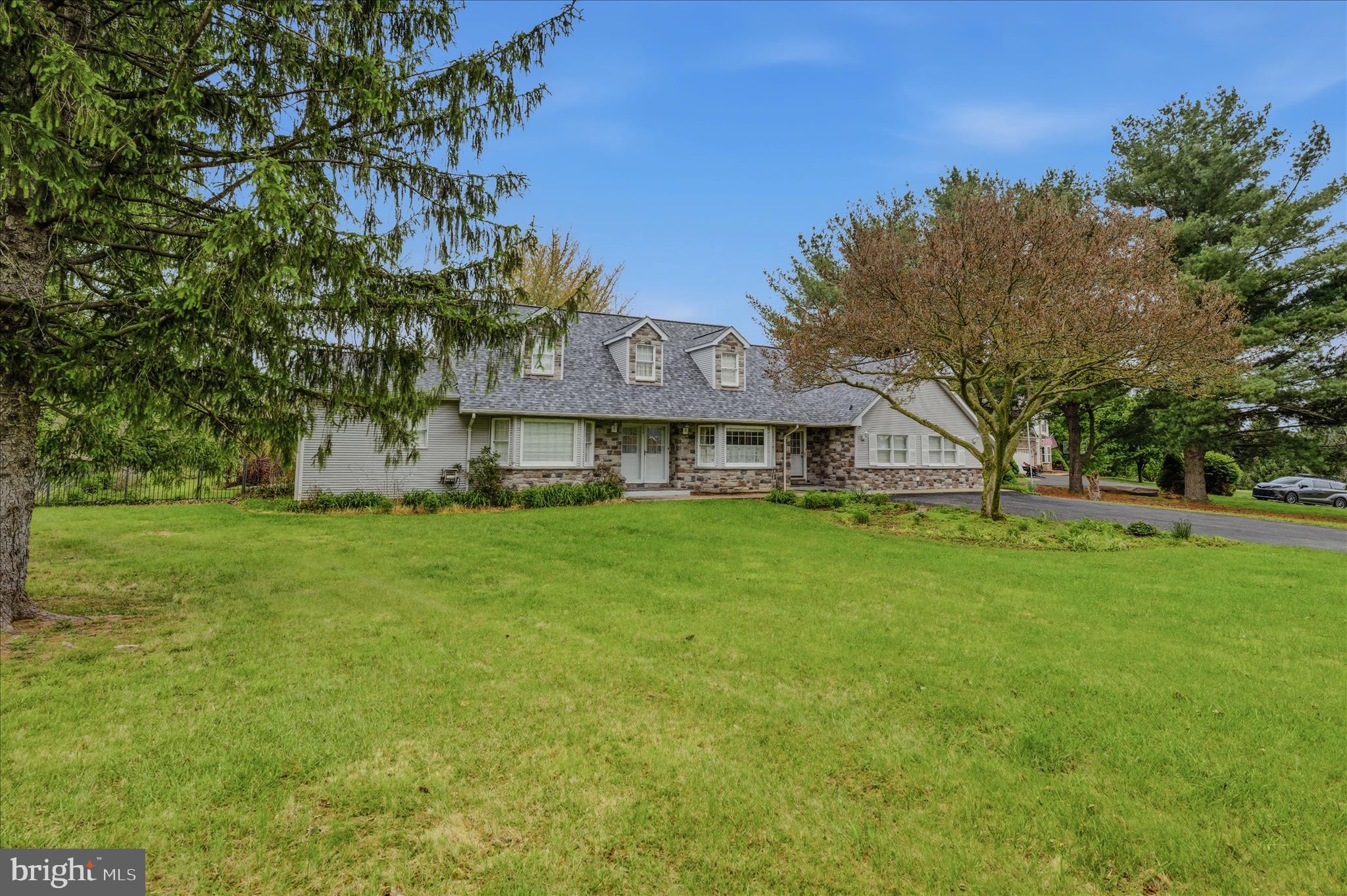 MOUNTAIN BROOK ESTATES - Residential