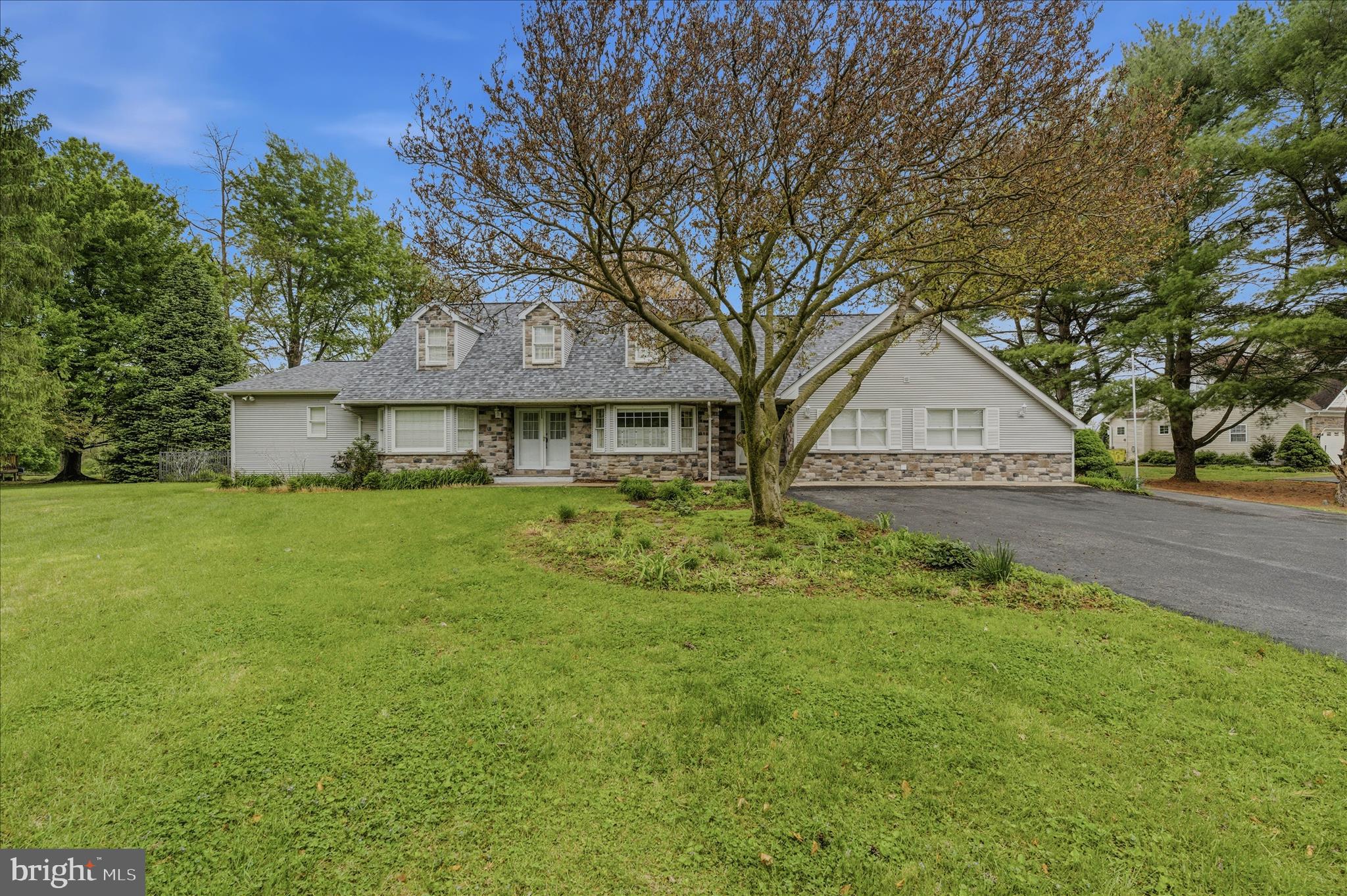 MOUNTAIN BROOK ESTATES - Residential