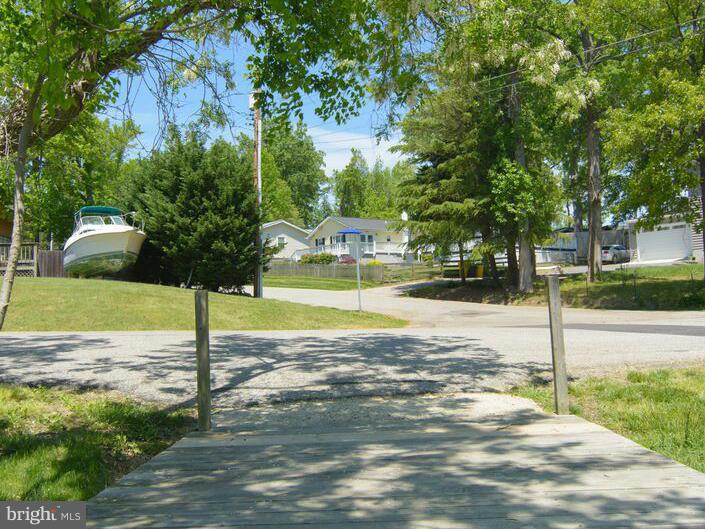 WOODLAND BEACH - Residential