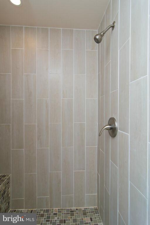 WOODLAND BEACH - Residential