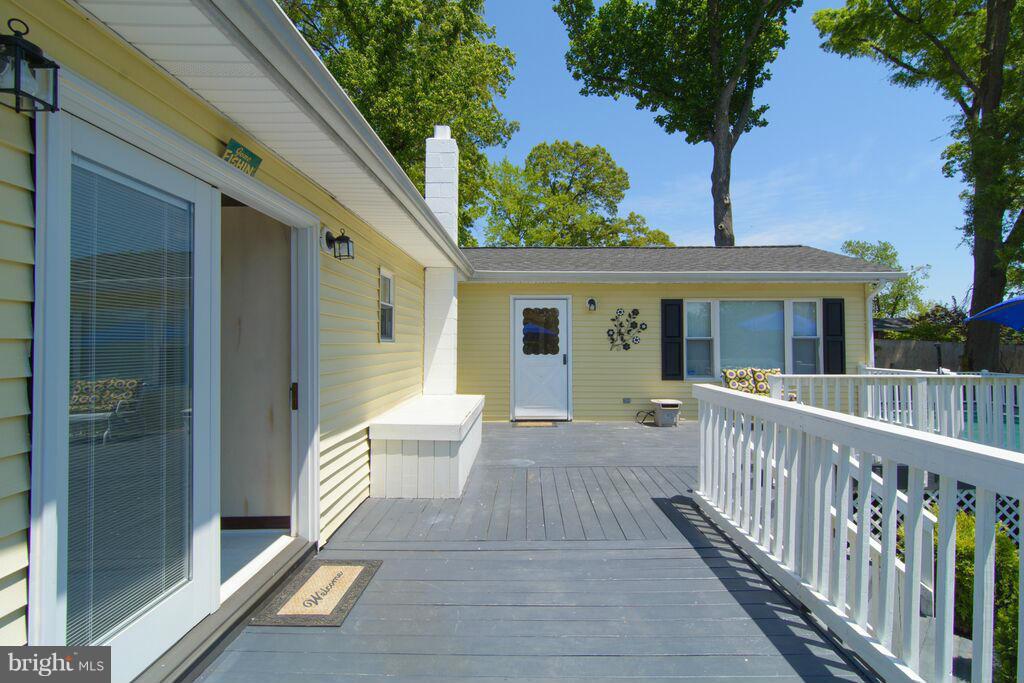 WOODLAND BEACH - Residential