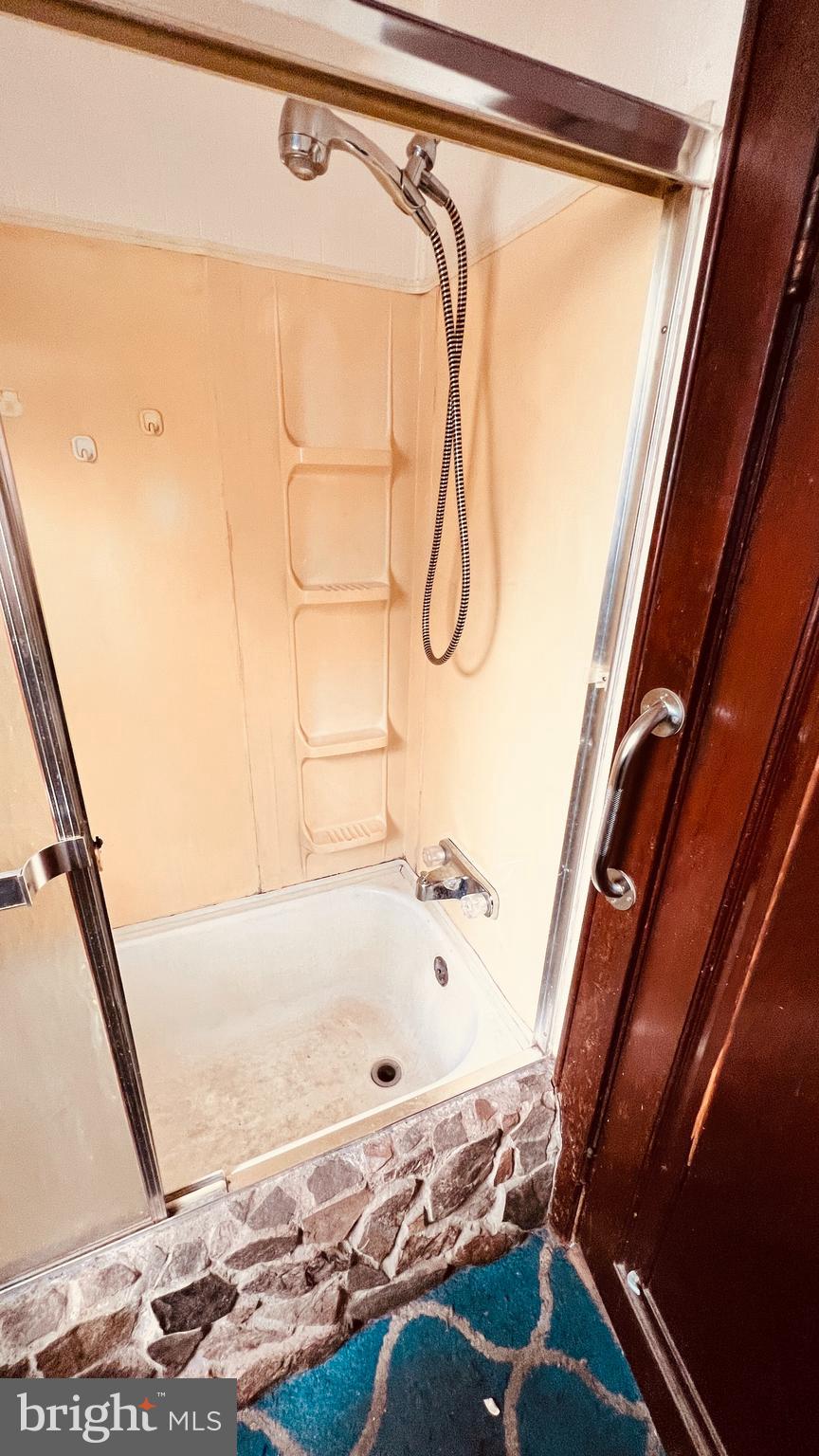 HIGHLAND - Residential