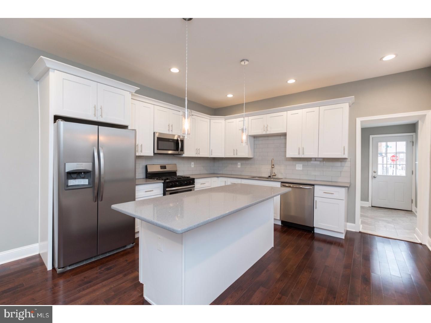 PORT RICHMOND - Residential