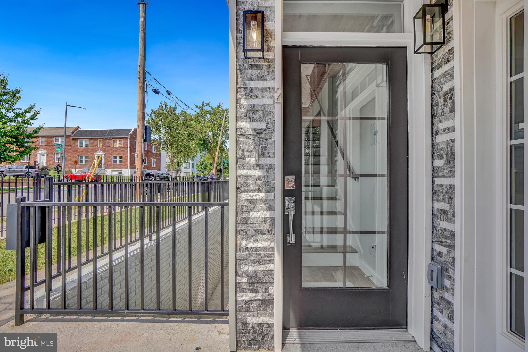 1516 LEVIS STREET NE 2