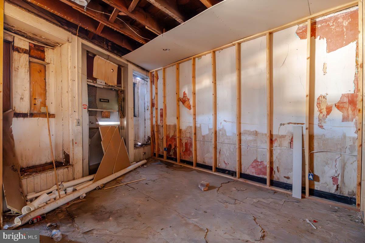 BOOTH-BOYD - Residential