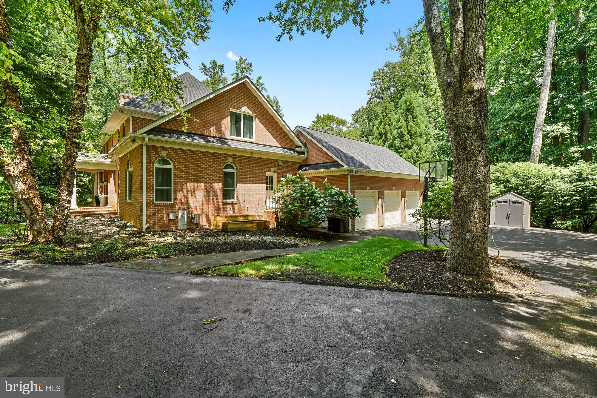 PADONIA WOODS - Residential Lease