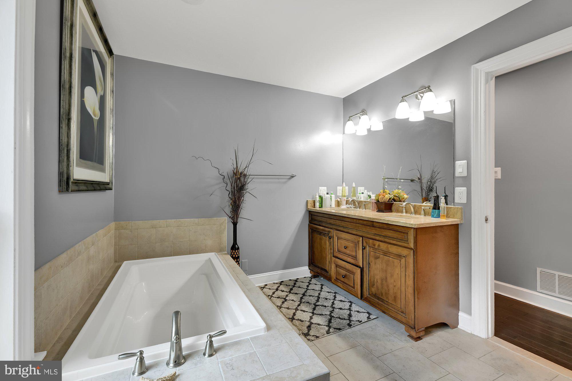 PADONIA WOODS - Residential Lease