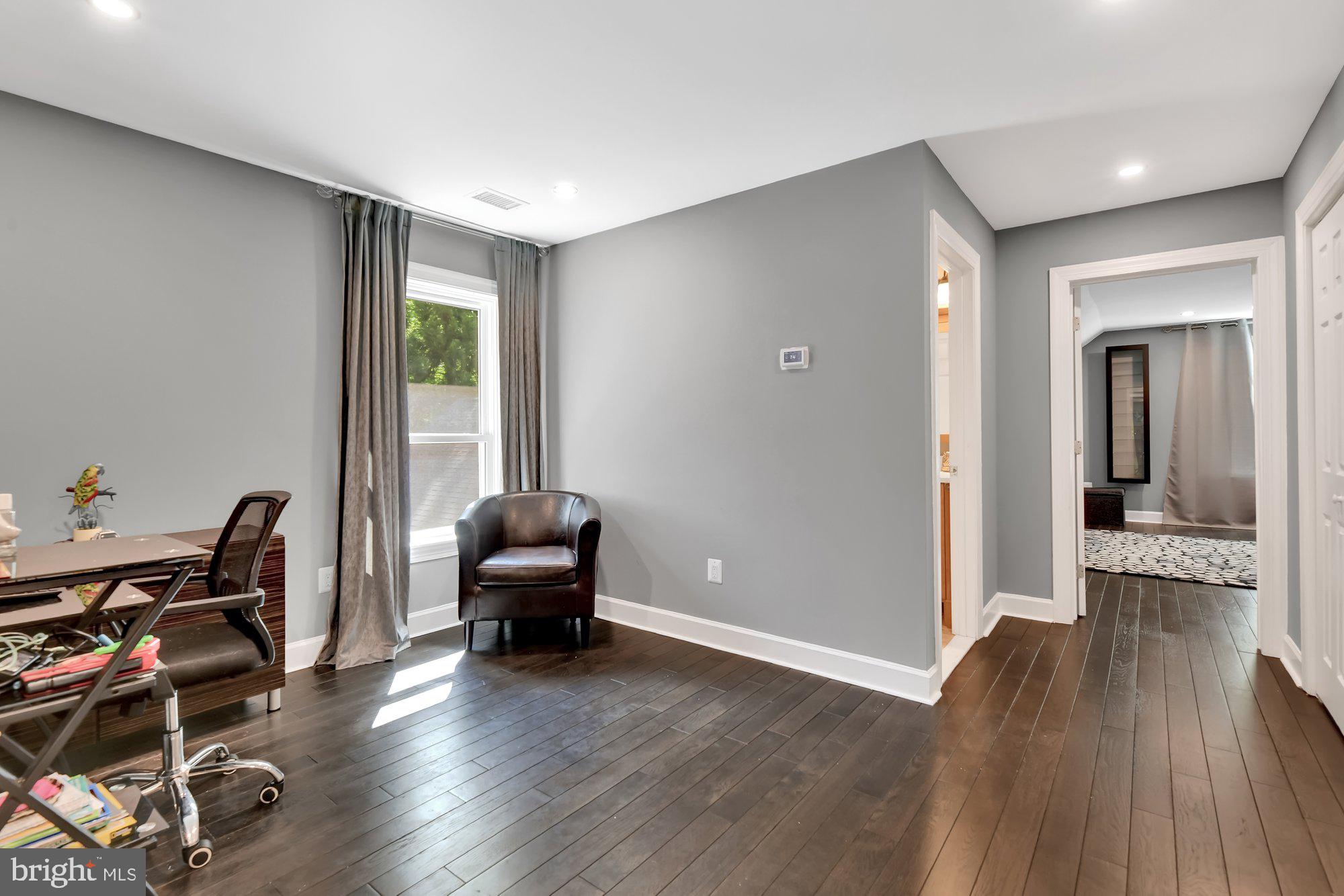 PADONIA WOODS - Residential Lease