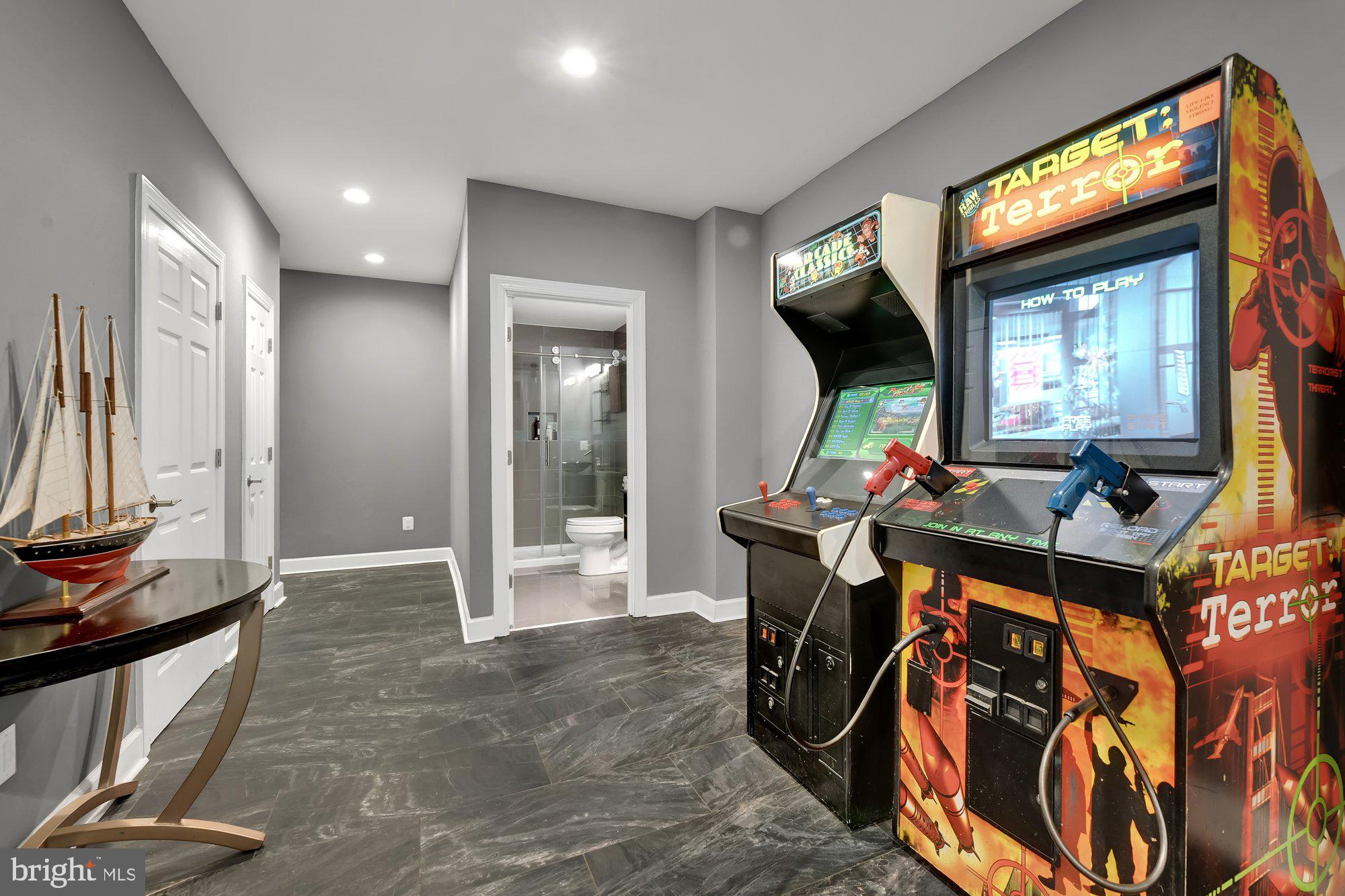 PADONIA WOODS - Residential Lease