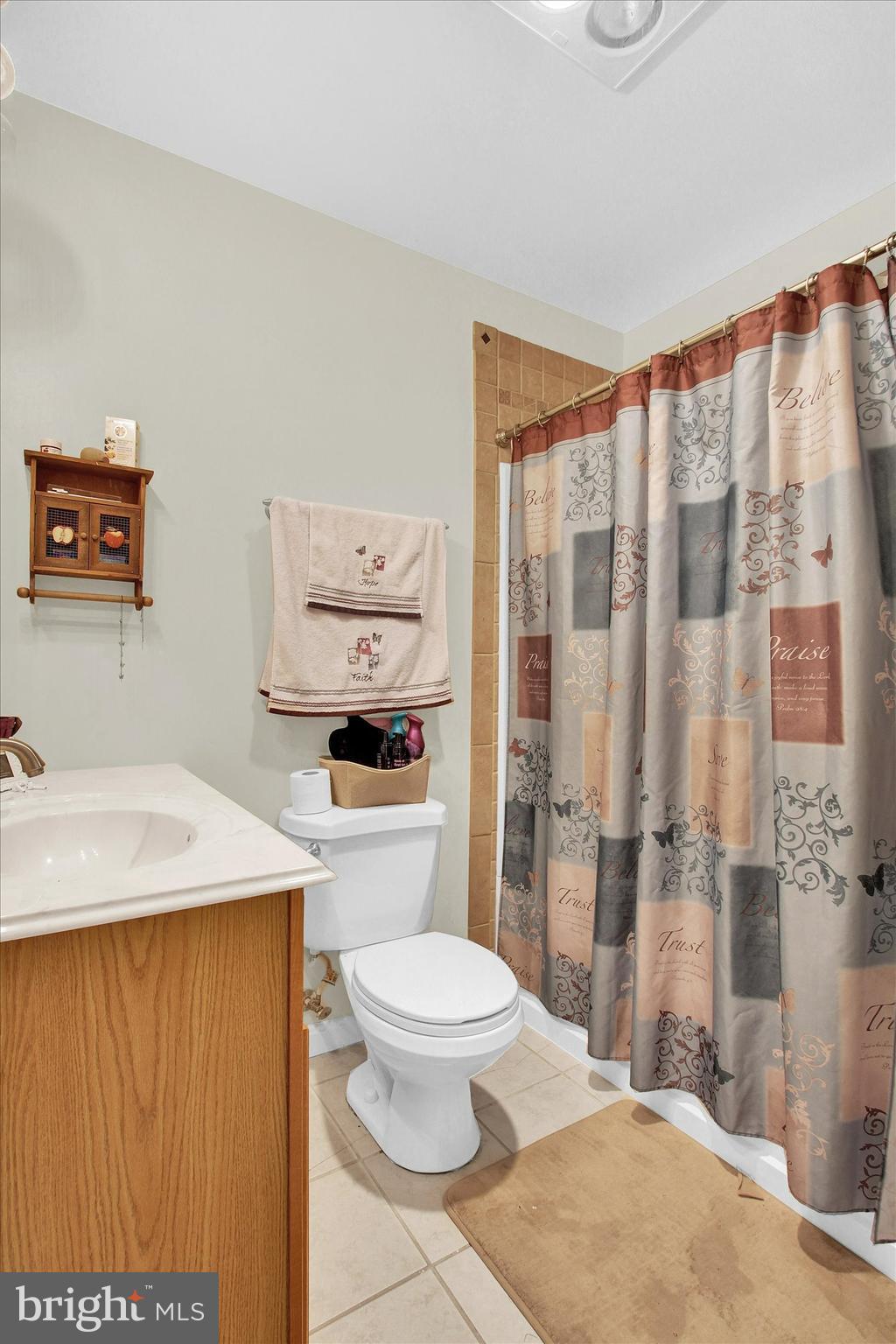 WHISPERING HILLS - Residential