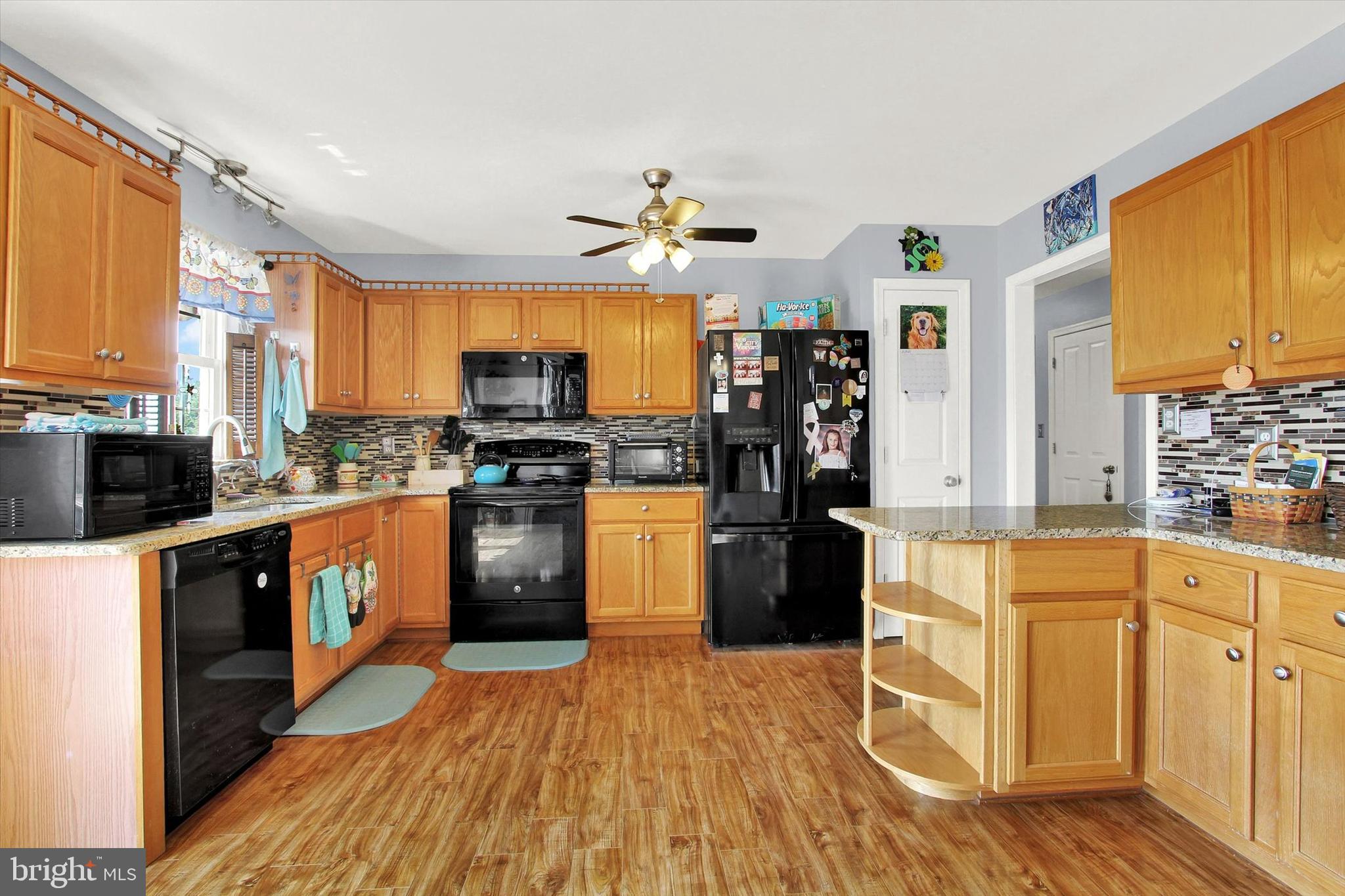 WHISPERING HILLS - Residential