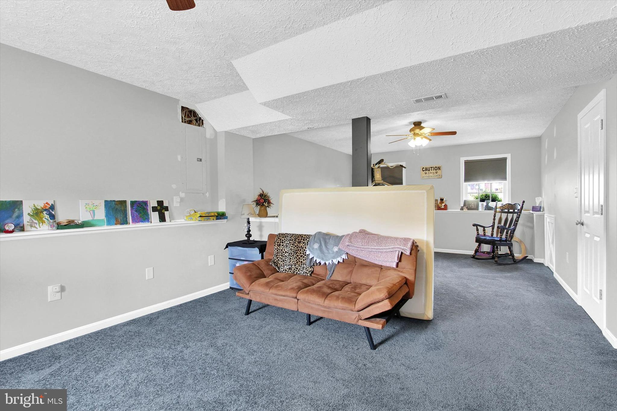 WHISPERING HILLS - Residential