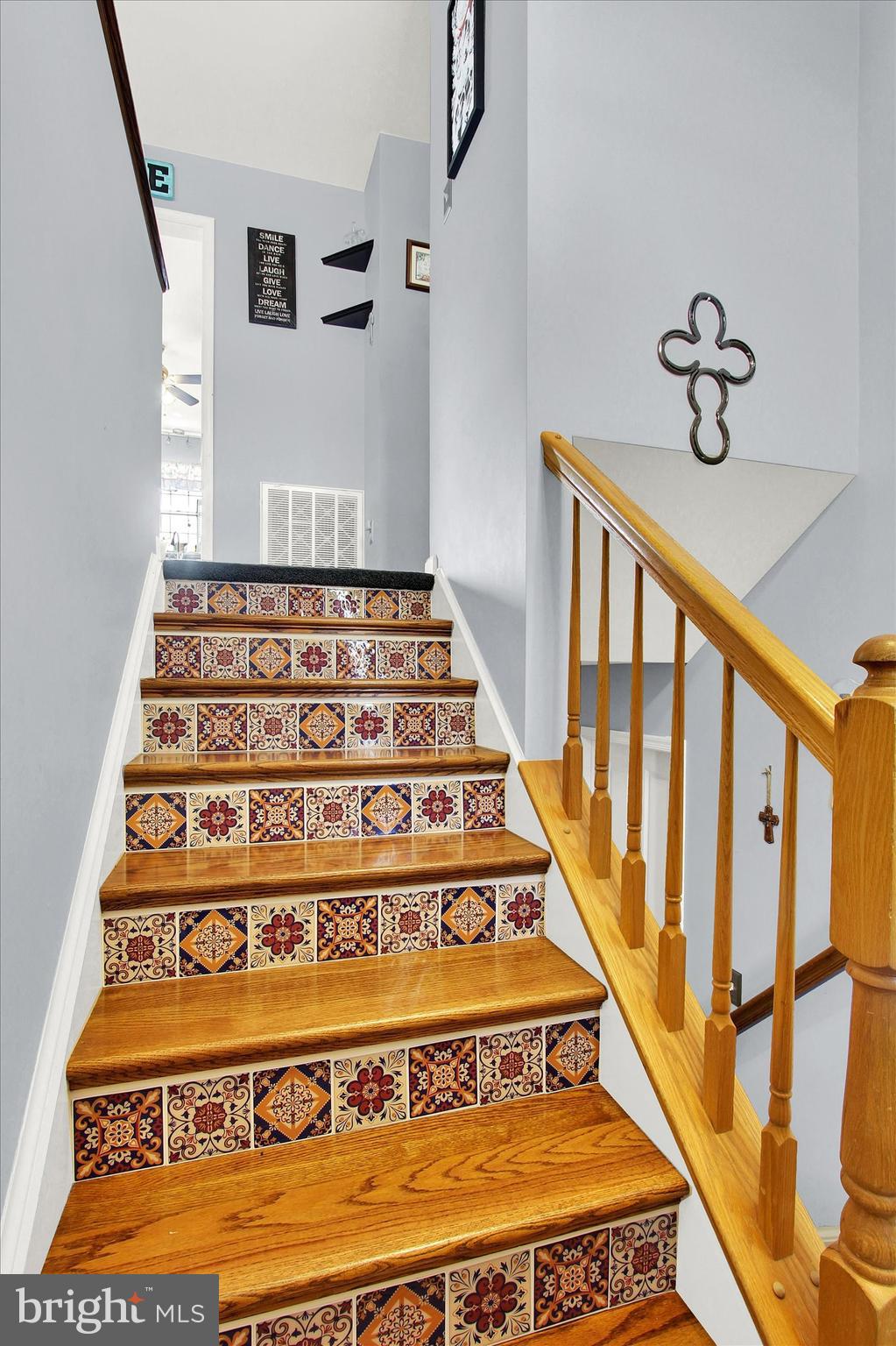 WHISPERING HILLS - Residential