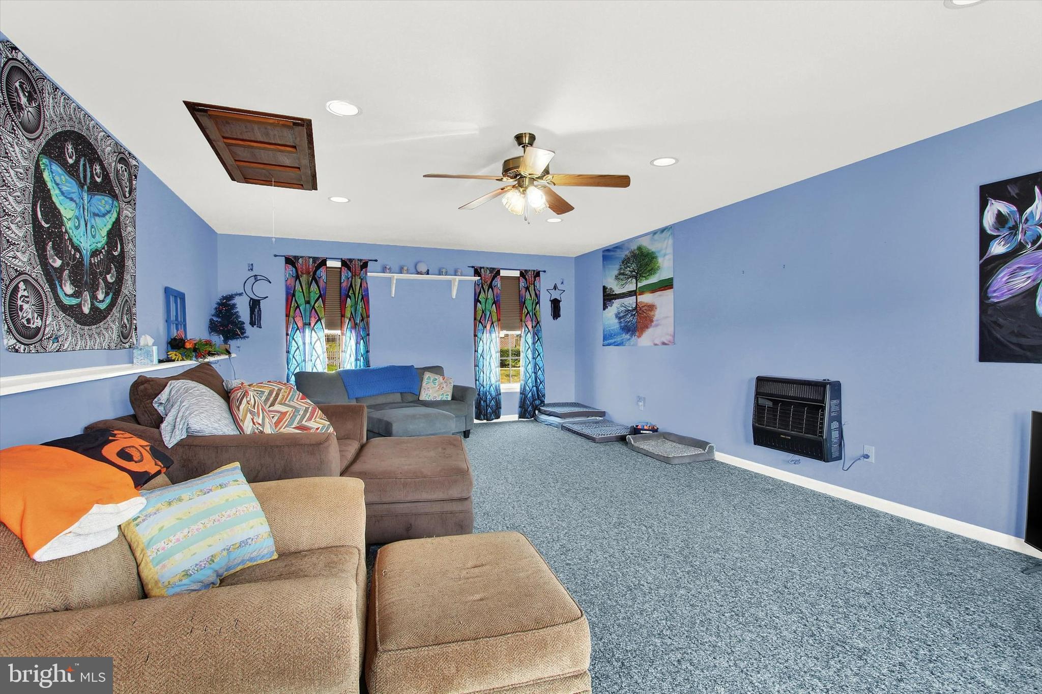 WHISPERING HILLS - Residential