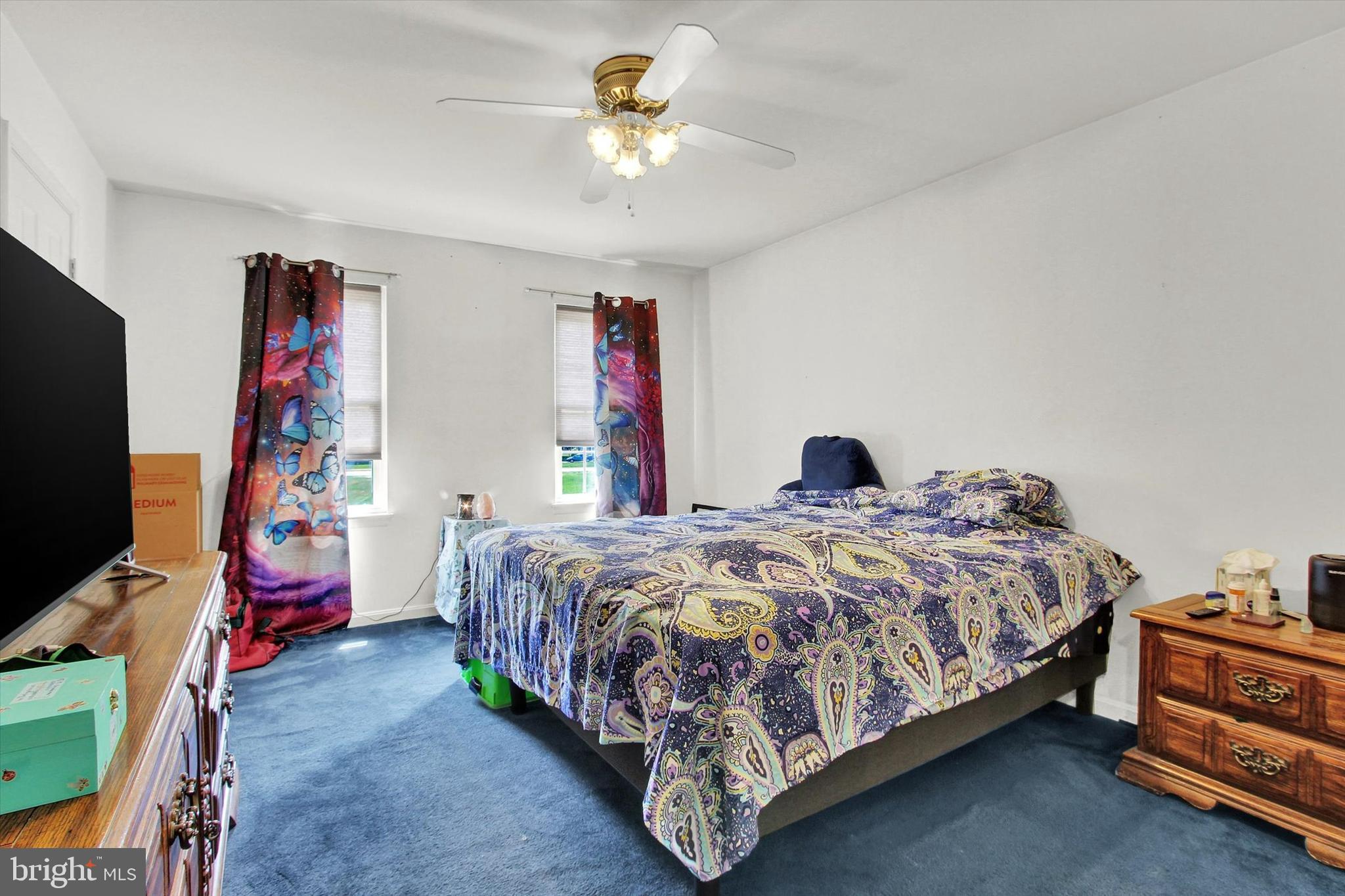 WHISPERING HILLS - Residential