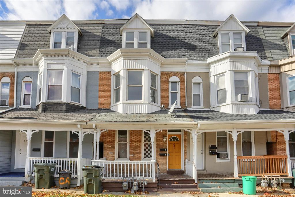 Photo of 831 Linden Avenue, YORK, PA 17404 (MLS # PAYK2093858)