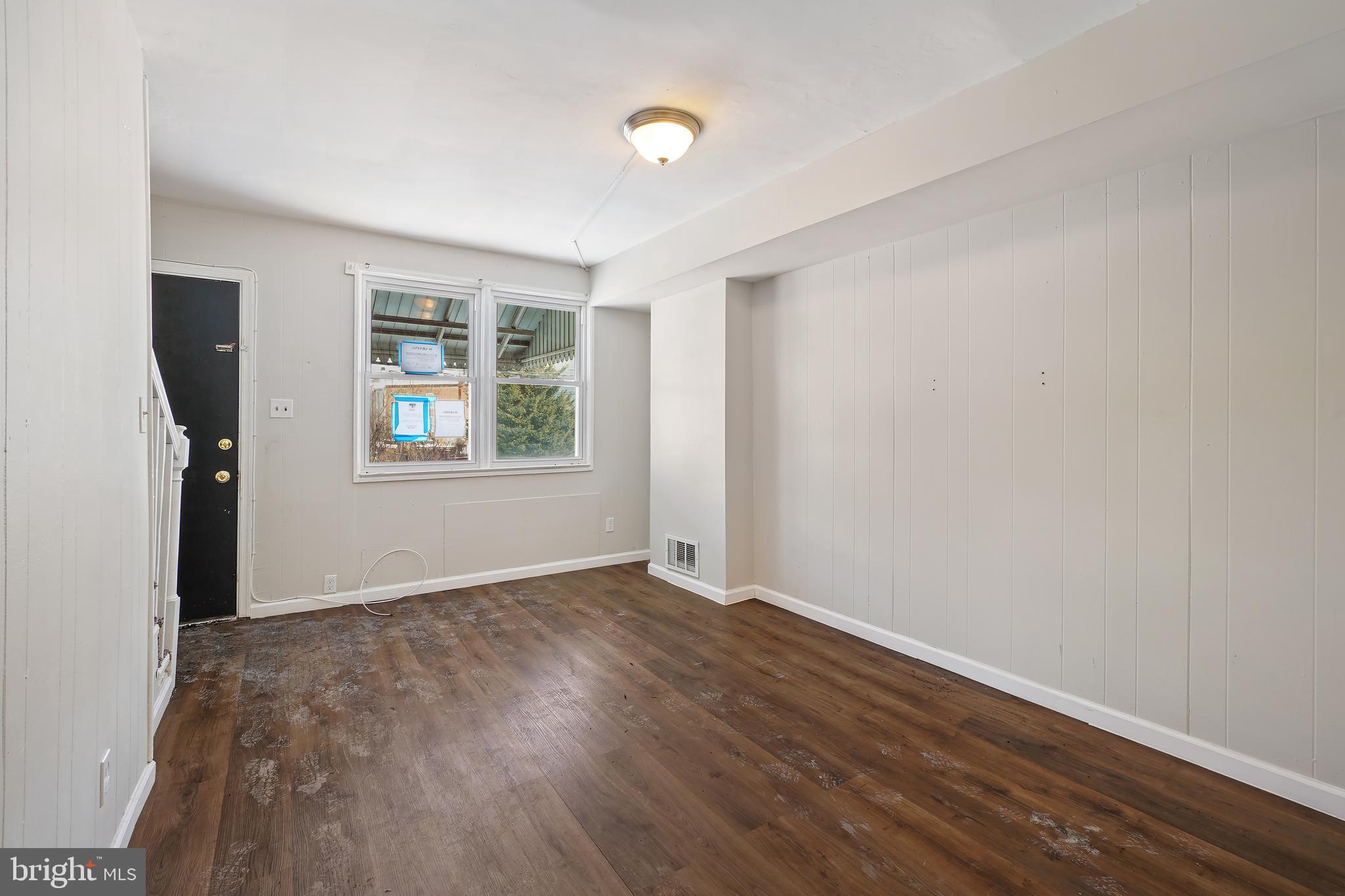 GWEYN FALLS - Residential