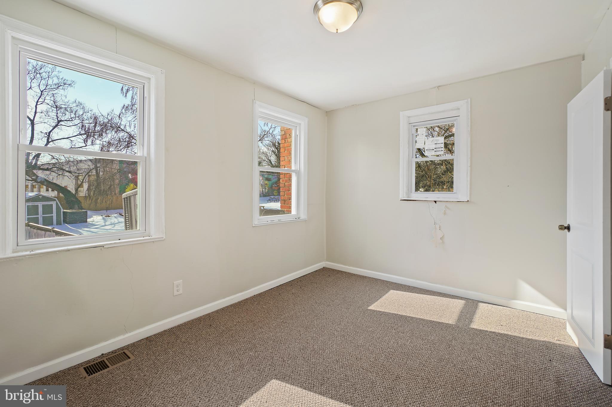 GWEYN FALLS - Residential