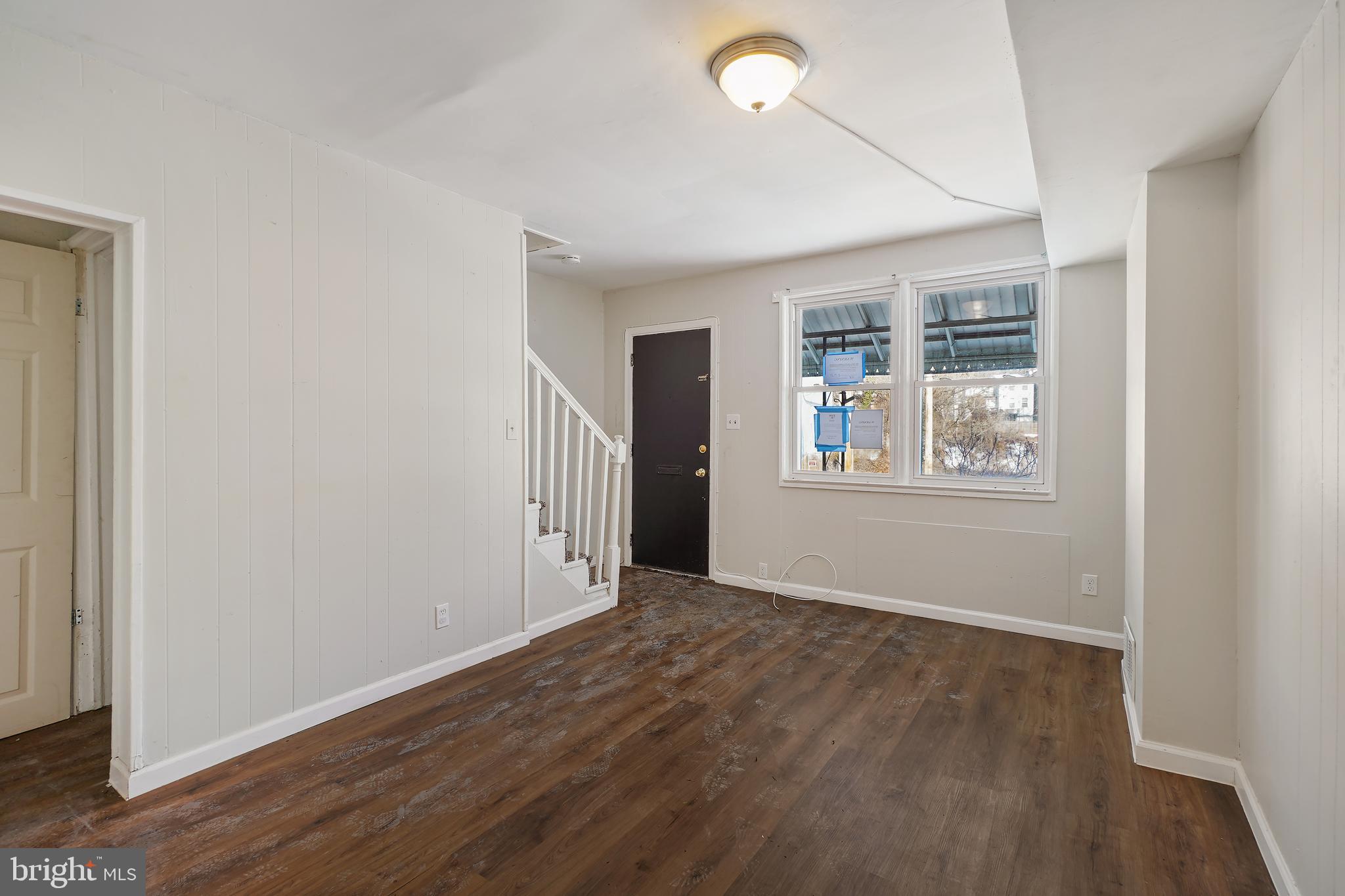 GWEYN FALLS - Residential