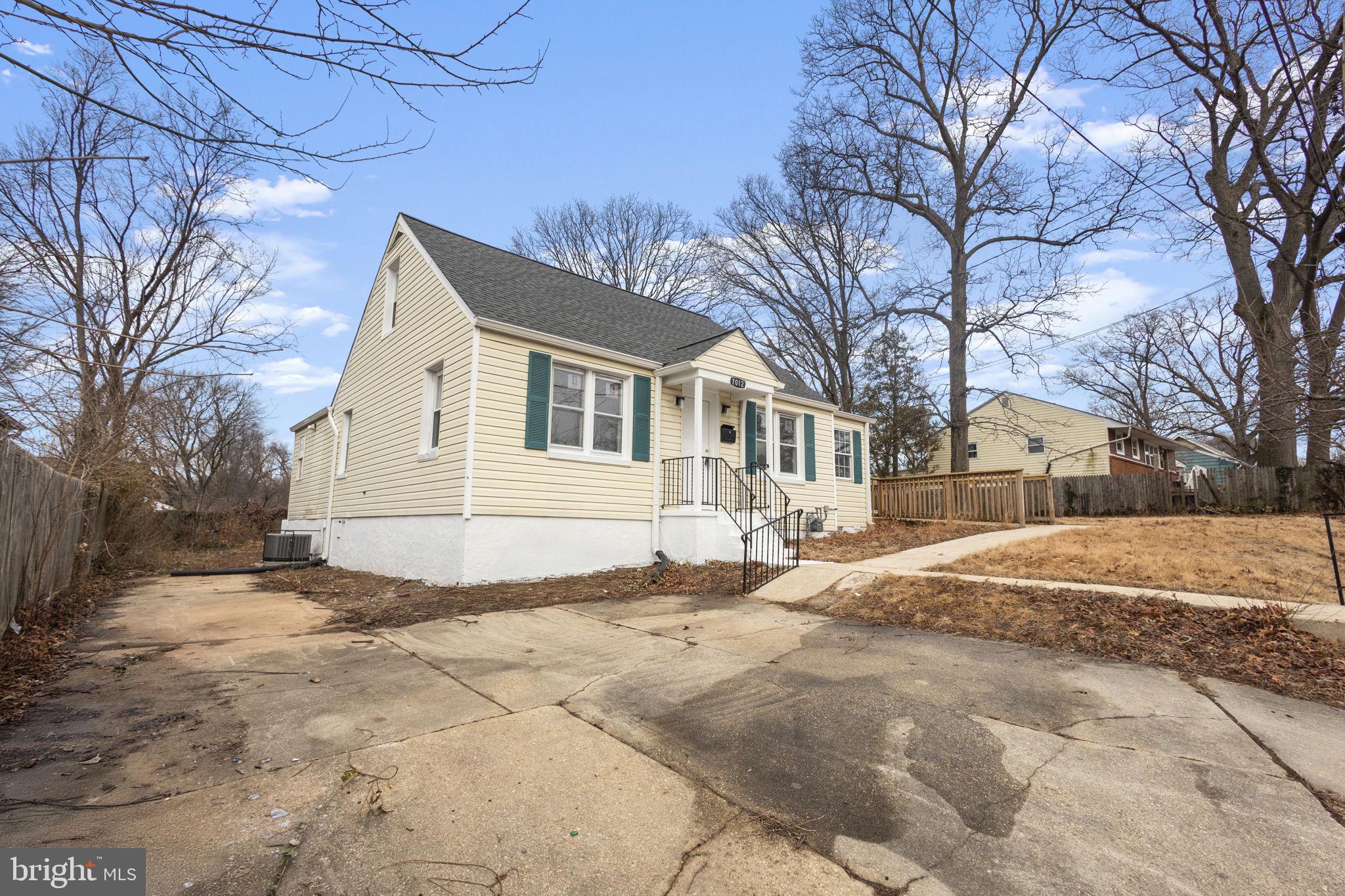 HYATTSVILLE - Residential