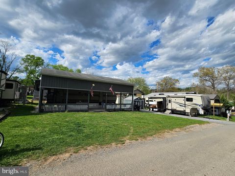 Block 6 Lots 15 & 16 POISON OAK FALLING WATERS WV 25419