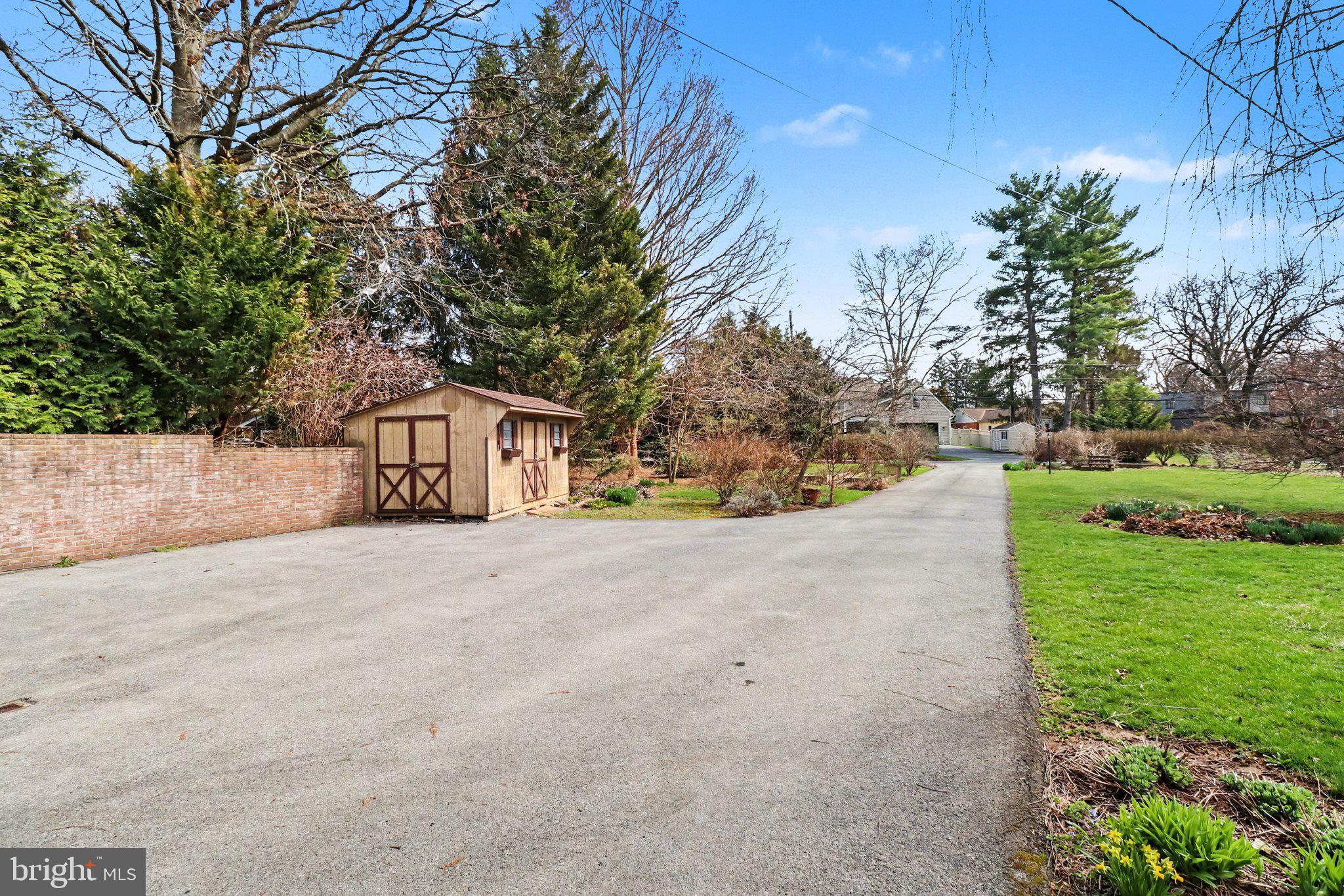 HERSHEY VILLAGE - Residential