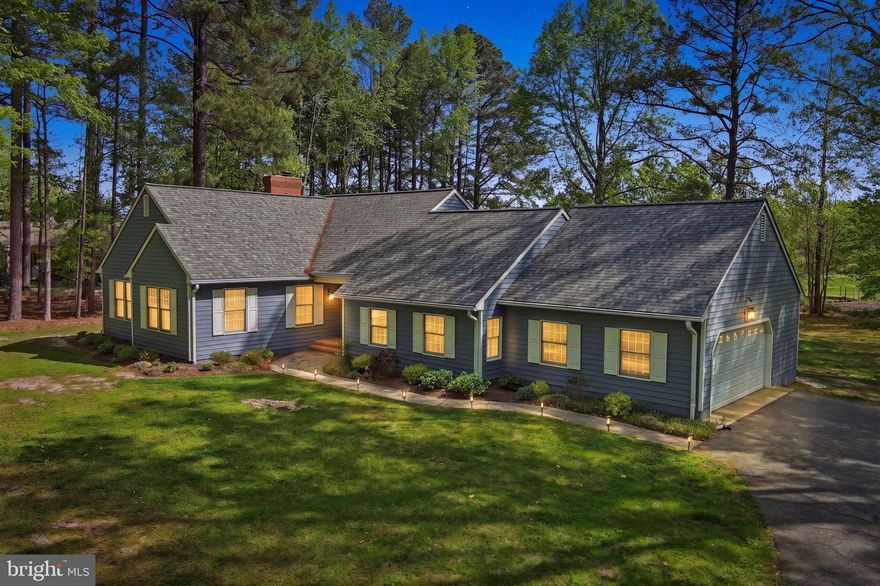 FABULOUS ONE STORY LIVING WITH PRIVATE BACKYARD WITH VIEW  OF THE  POND OF THE 4TH GREEN OF THE LINK AT PERRY CABIN .  JUST MINUTES FROM HISTORIC ST MICHAELS CENTER THE COMMUNITY IS A FAVORITE WITH ITS BEAUTIFUL WATERSIDE PARK FOR RESIDENTS ONLY OVERLOOKING THE MILES RIVER.
THE HOME IS IN IMMACULATE RENOVATED CONDITION,  BATHROOMS , KITCHEN, PAINT , THE ROOF WAS REPLACED IN SEPTEMBER 2025; 30 YEAR SHOINGLES. THE MAIN HVAC WAS INSTALLED IN 2021 WITH A CURRENT SERVICE AGREEMENT . NEW HOT WATER HEATER WAS INSTALLED IN 2024, THE DISWASHER WAS REPLACED IN 2024. INCLUDED IN THE SALE  IS AN ELECTRIC VEHICLE CHARGER IN THE GARAGE AND AN INVISIBLE FENCE IN THE YARD.