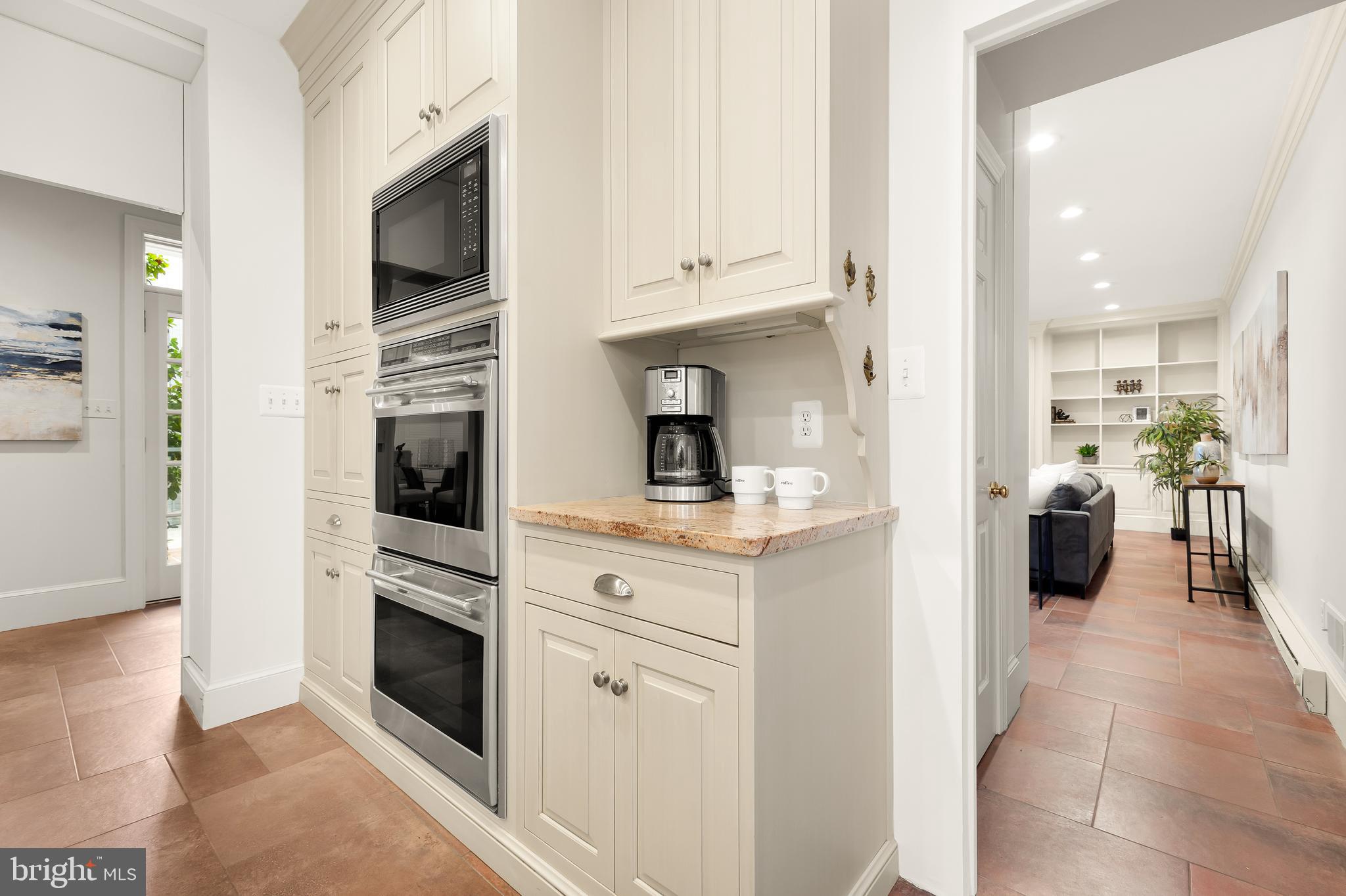 CAPITOL HILL EAST - Residential