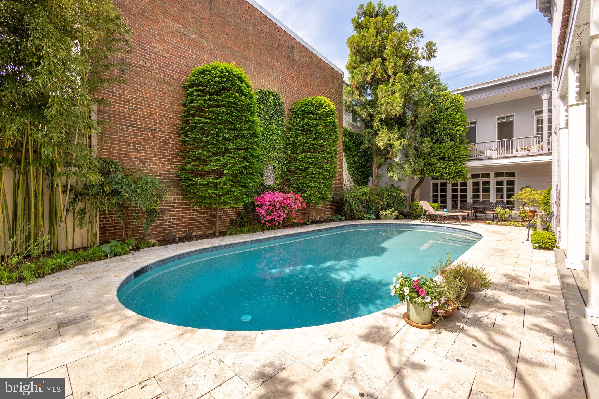 CAPITOL HILL EAST - Residential