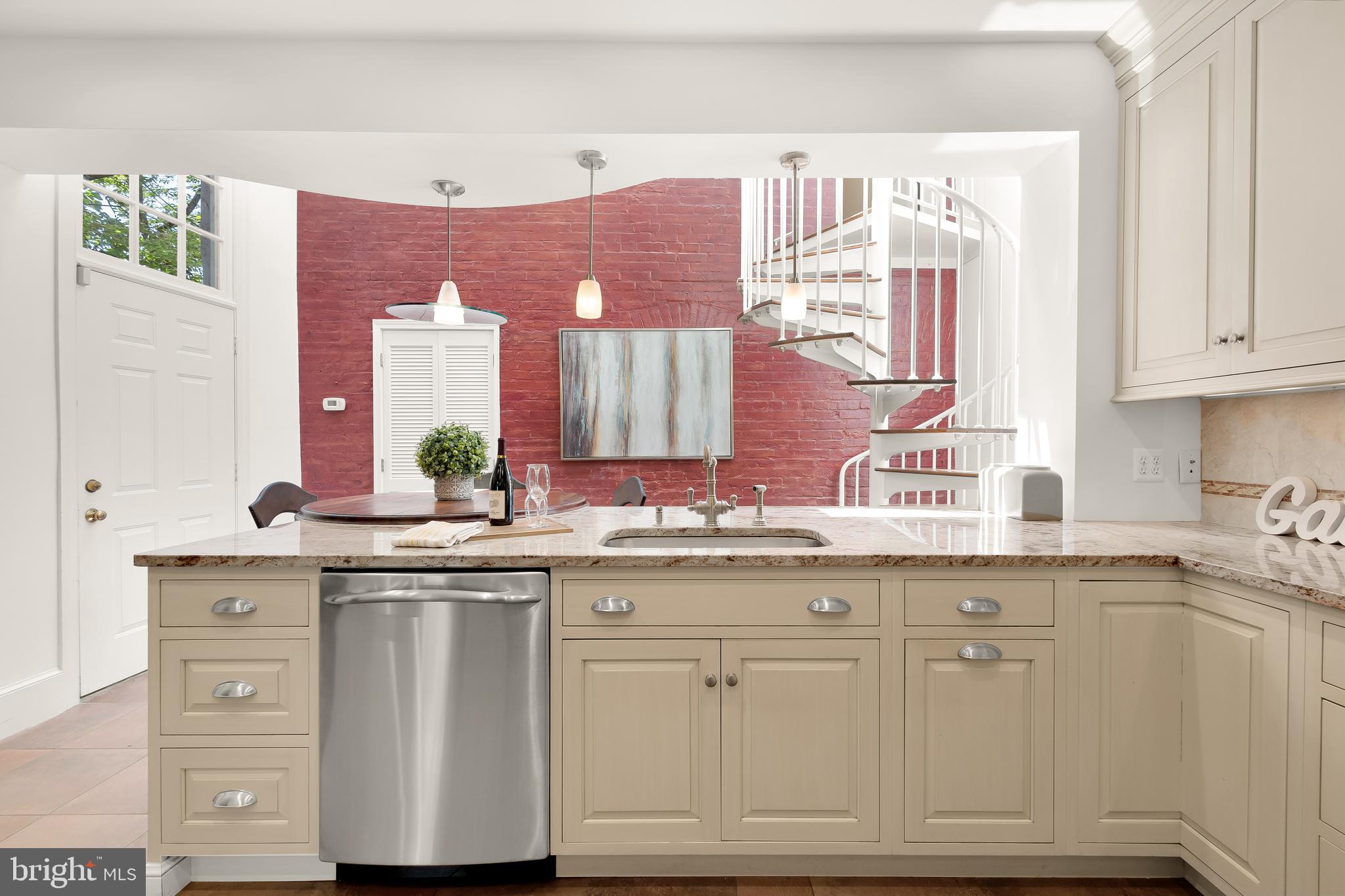 CAPITOL HILL EAST - Residential