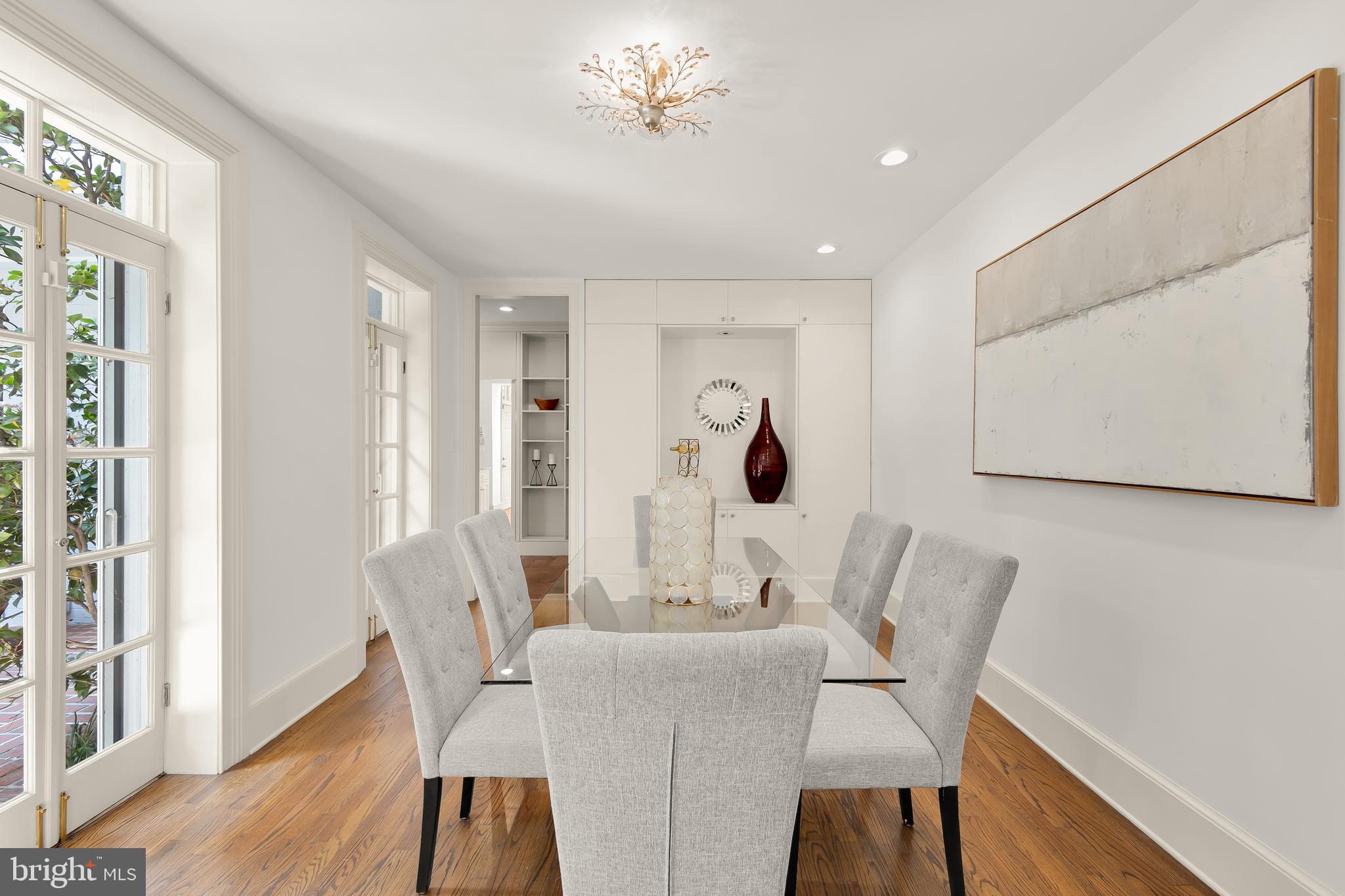 CAPITOL HILL EAST - Residential