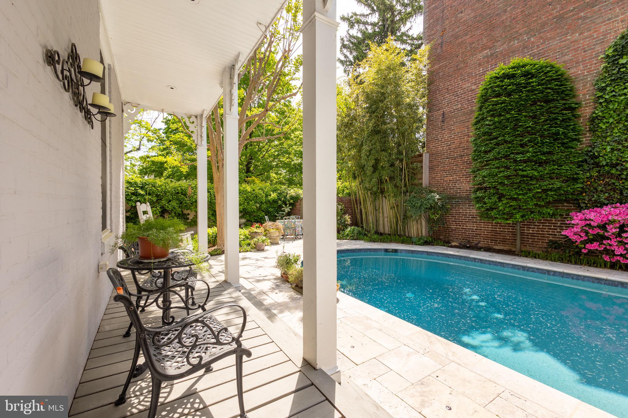 CAPITOL HILL EAST - Residential