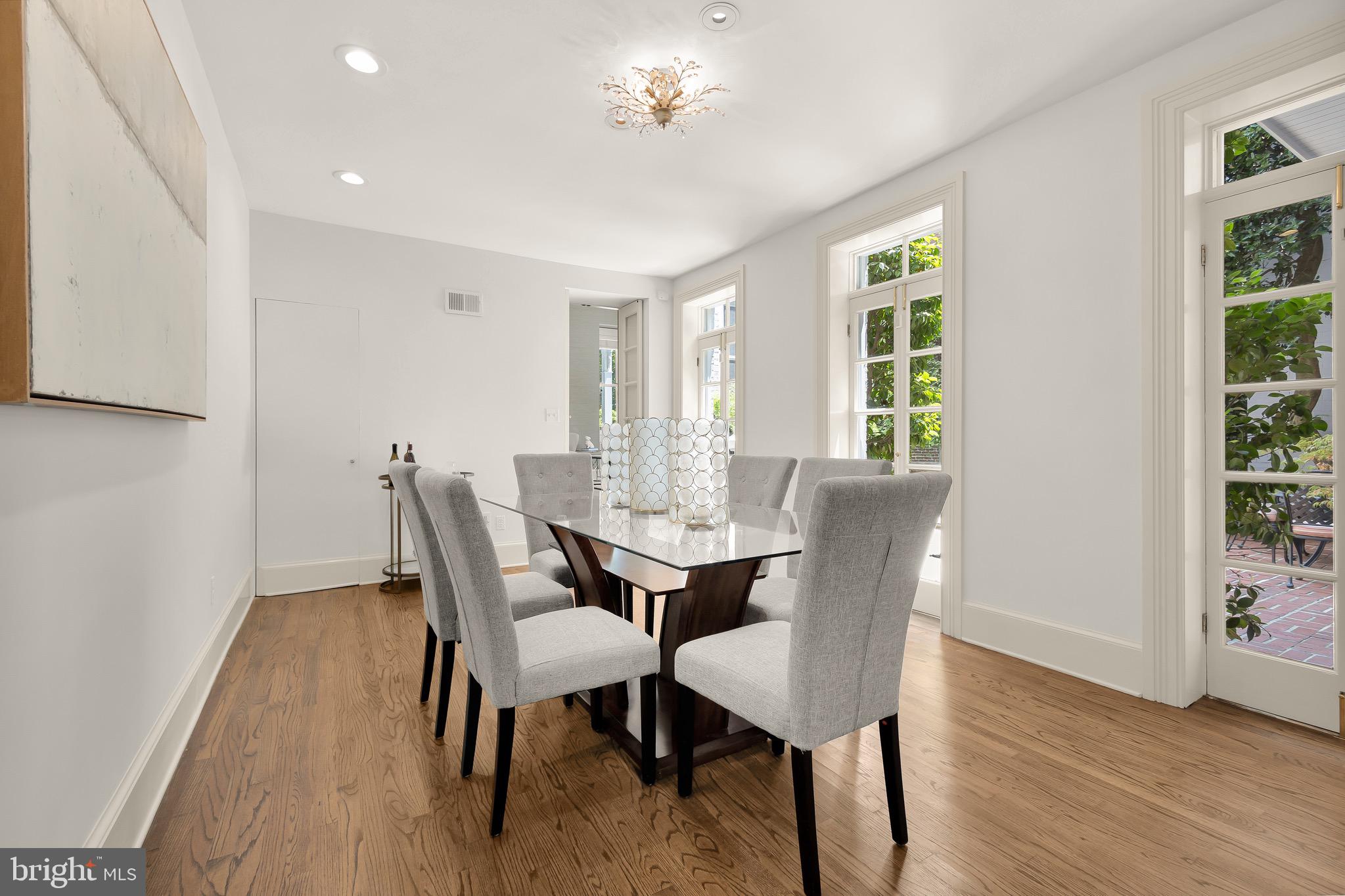 CAPITOL HILL EAST - Residential