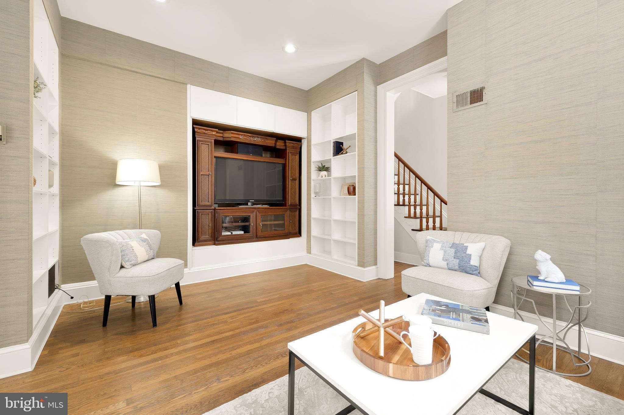 CAPITOL HILL EAST - Residential