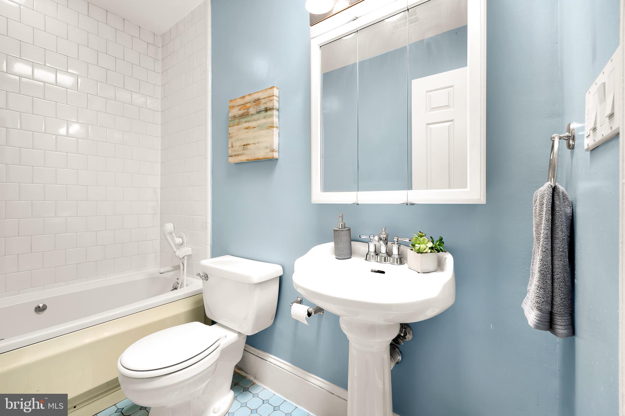 CAPITOL HILL EAST - Residential